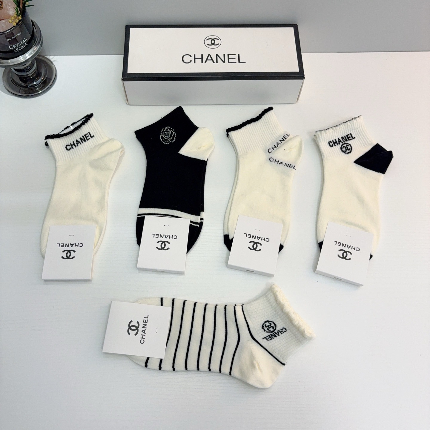 配包装（一盒5双）CHANEL 香奈儿经典船袜子❗️高版本纯棉材质柔软，经典的双C图案logo，大牌出街