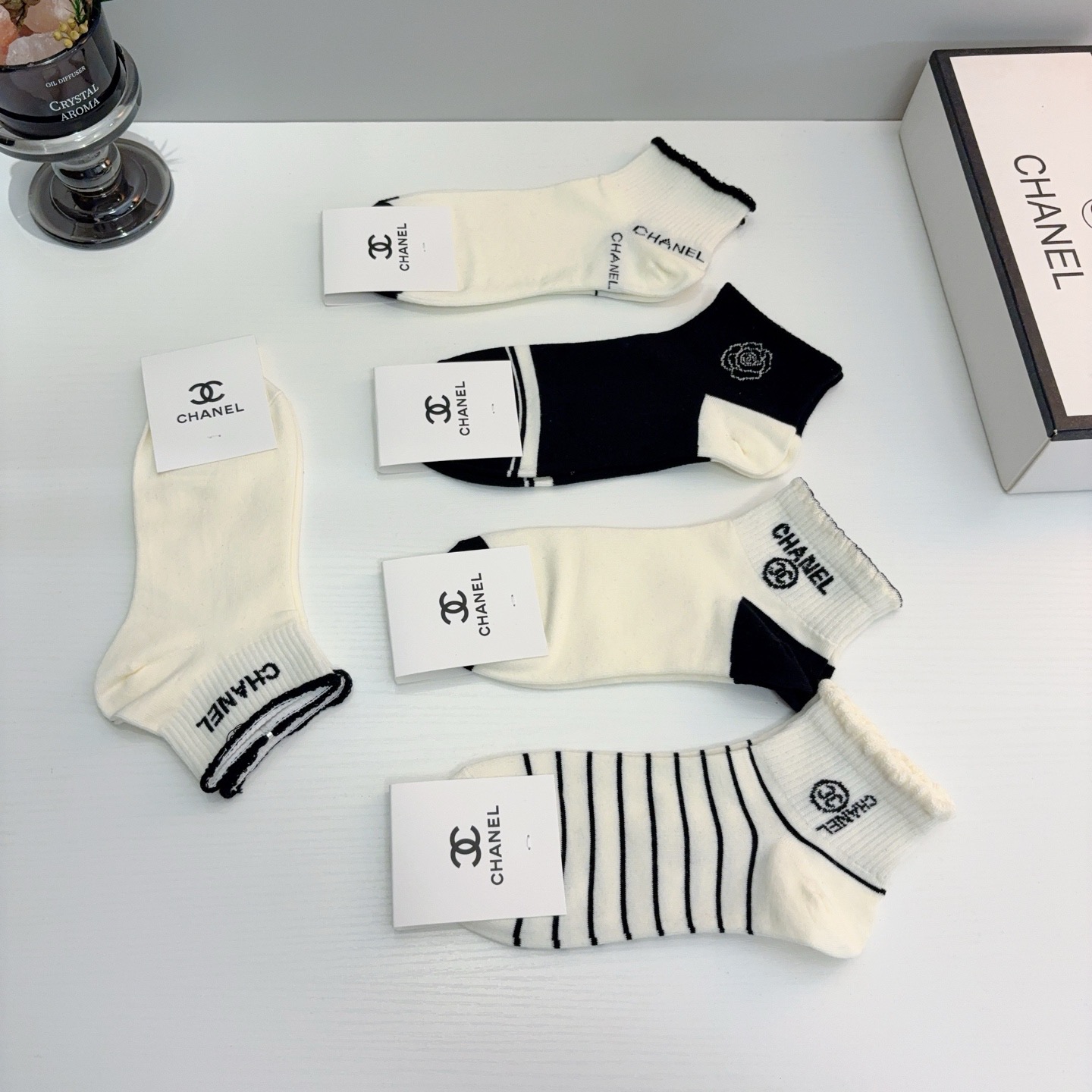 配包装（一盒5双）CHANEL 香奈儿经典船袜子❗️高版本纯棉材质柔软，经典的双C图案logo，大牌出街