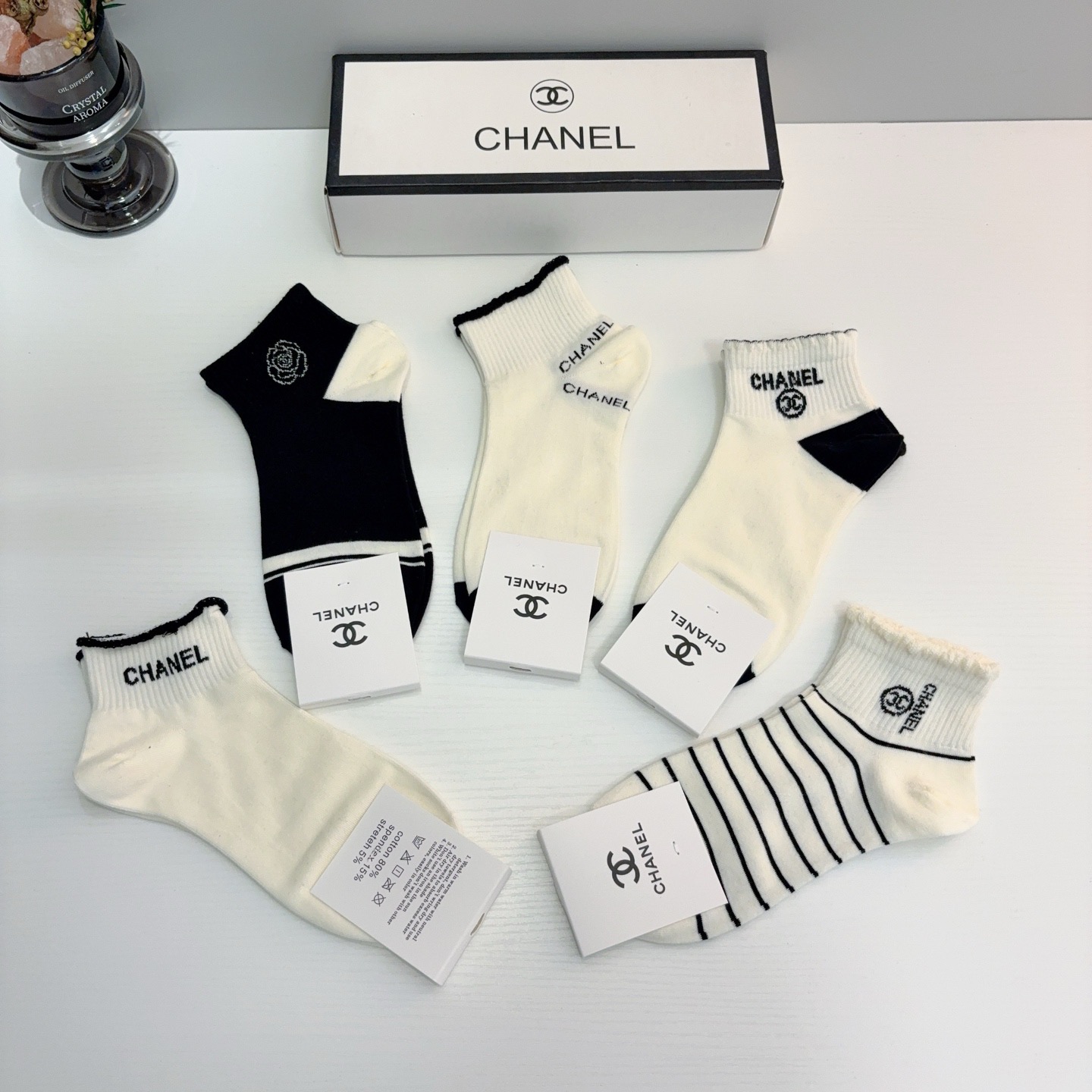 配包装（一盒5双）CHANEL 香奈儿经典船袜子❗️高版本纯棉材质柔软，经典的双C图案logo，大牌出街