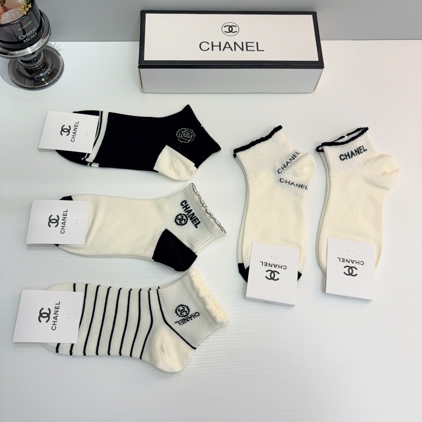 配包装（一盒5双）CHANEL 香奈儿经典船袜子❗️高版本纯棉材质柔软，经典的双C图案logo，大牌出街