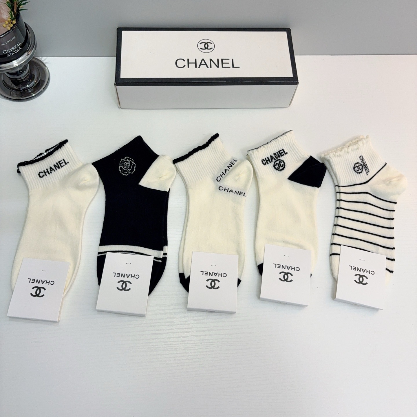 配包装（一盒5双）CHANEL 香奈儿经典船袜子❗️高版本纯棉材质柔软，经典的双C图案logo，大牌出街