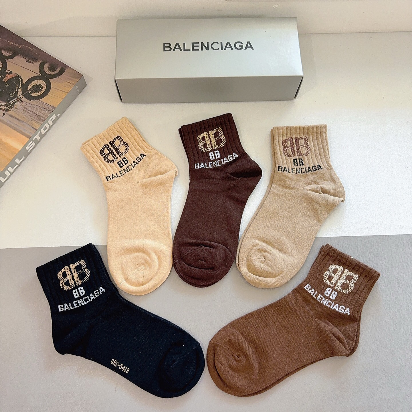 配包装【一盒5双】BALENCIAGA 巴黎世家 新款中筒袜子🔥潮人必不可少的时尚专柜代购袜子 ，超级时