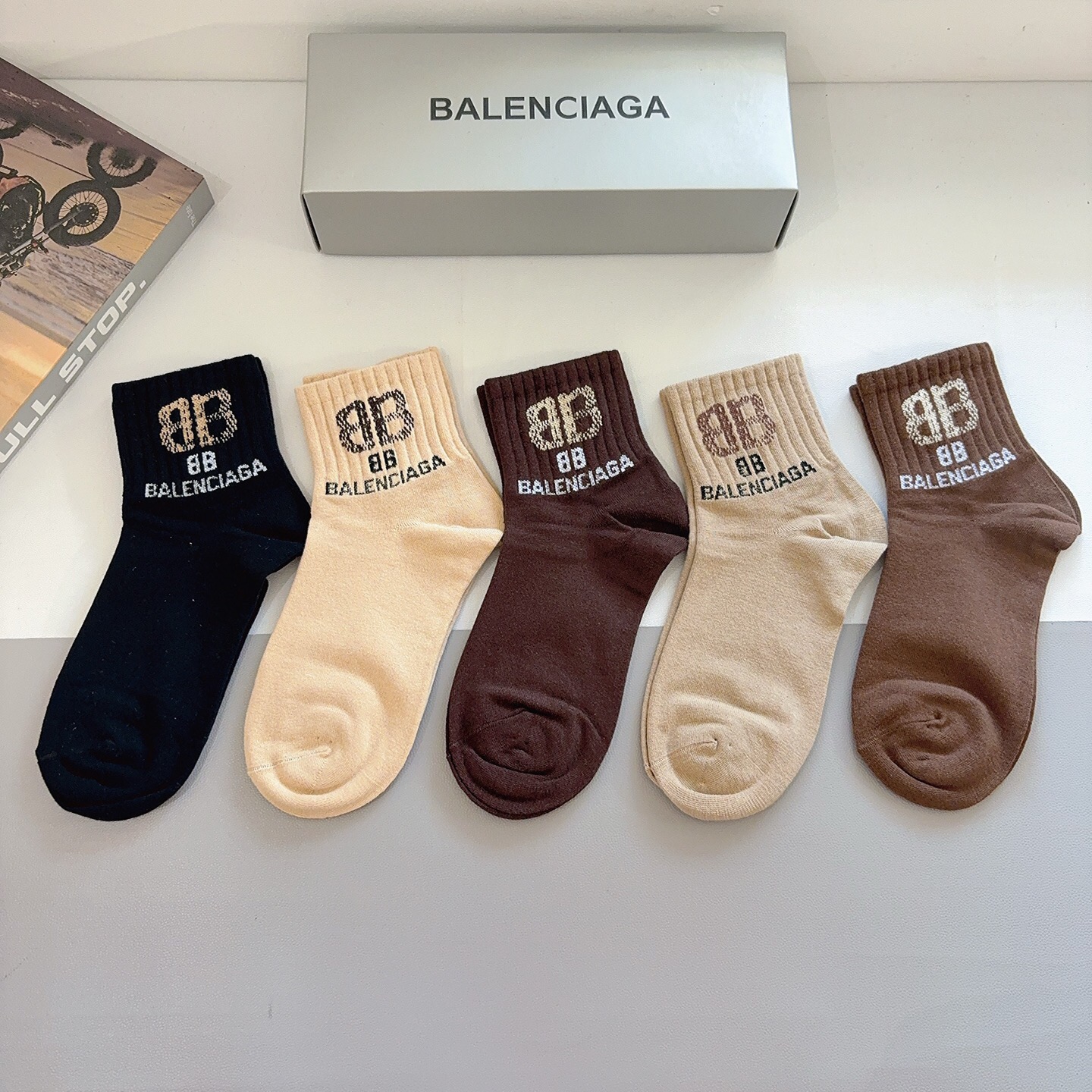配包装【一盒5双】BALENCIAGA 巴黎世家 新款中筒袜子🔥潮人必不可少的时尚专柜代购袜子 ，超级时