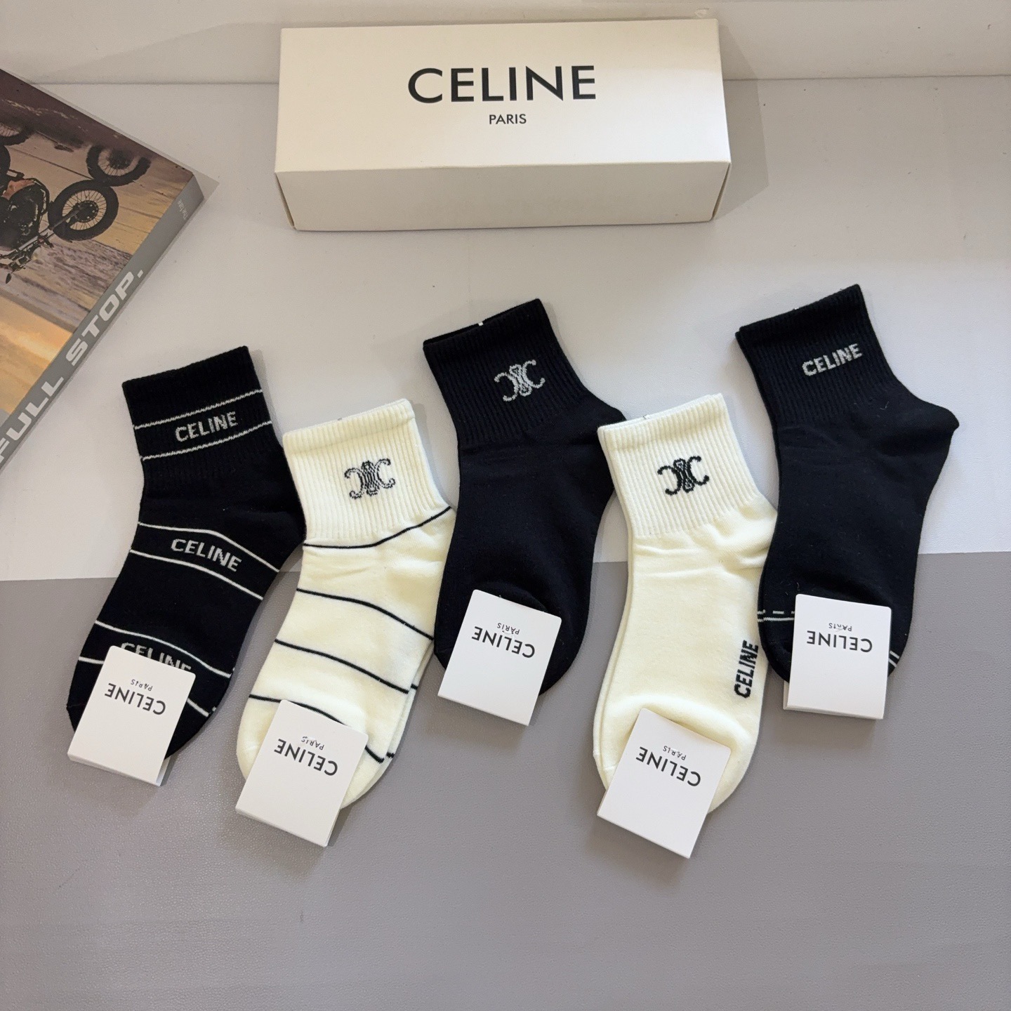 配包装（一盒5双）CELINE 赛琳 新款船袜！纯棉面料，专柜同步中筒袜子，💛大牌出街，潮人必备🔥超好搭