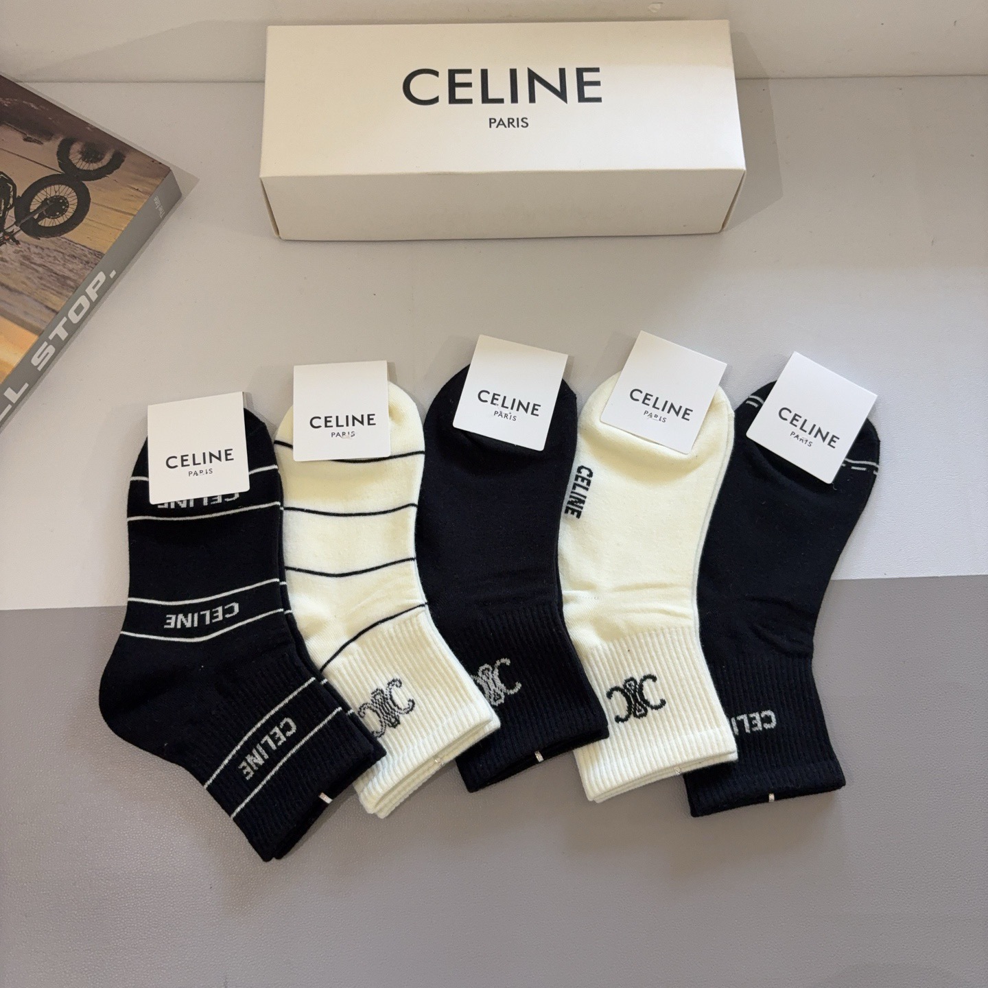 配包装（一盒5双）CELINE 赛琳 新款船袜！纯棉面料，专柜同步中筒袜子，💛大牌出街，潮人必备🔥超好搭