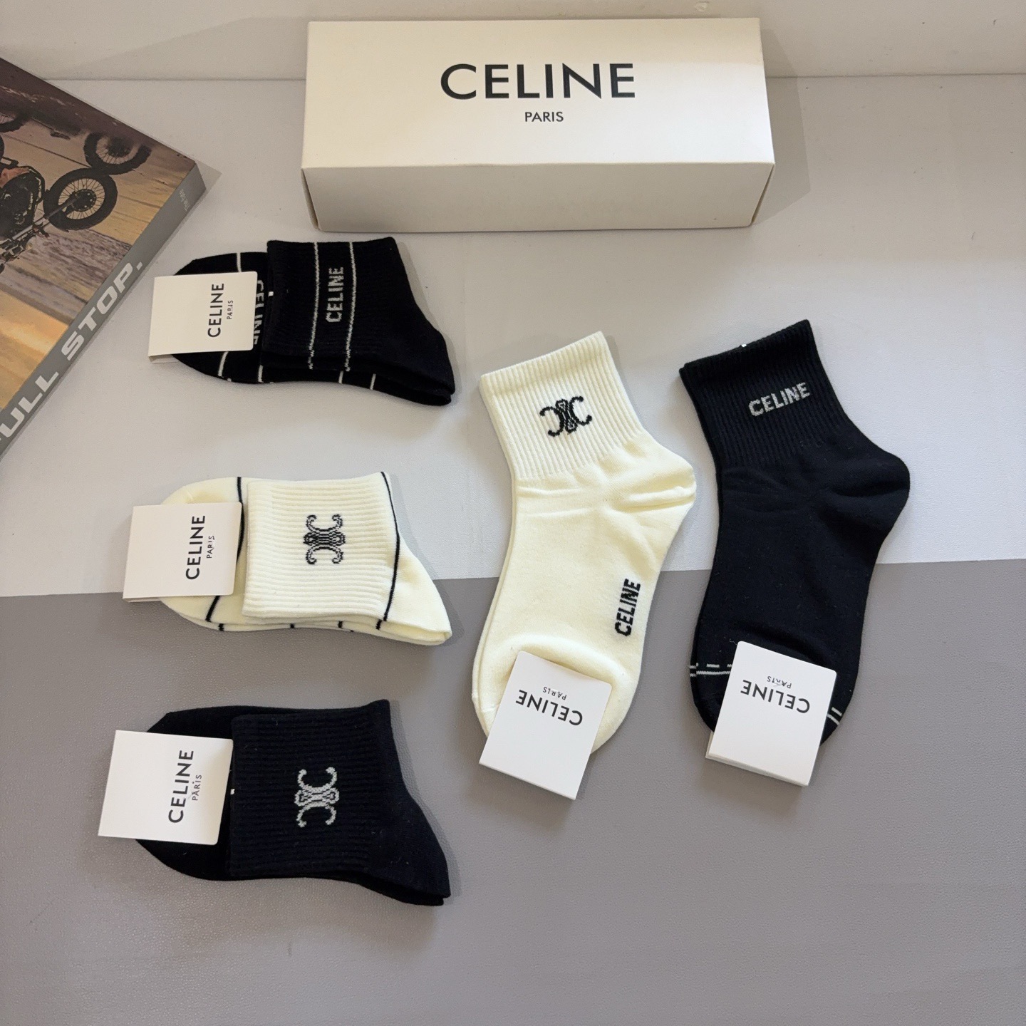 配包装（一盒5双）CELINE 赛琳 新款船袜！纯棉面料，专柜同步中筒袜子，💛大牌出街，潮人必备🔥超好搭