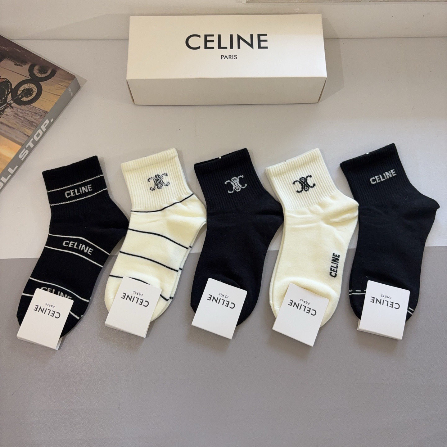 配包装（一盒5双）CELINE 赛琳 新款船袜！纯棉面料，专柜同步中筒袜子，💛大牌出街，潮人必备🔥超好搭