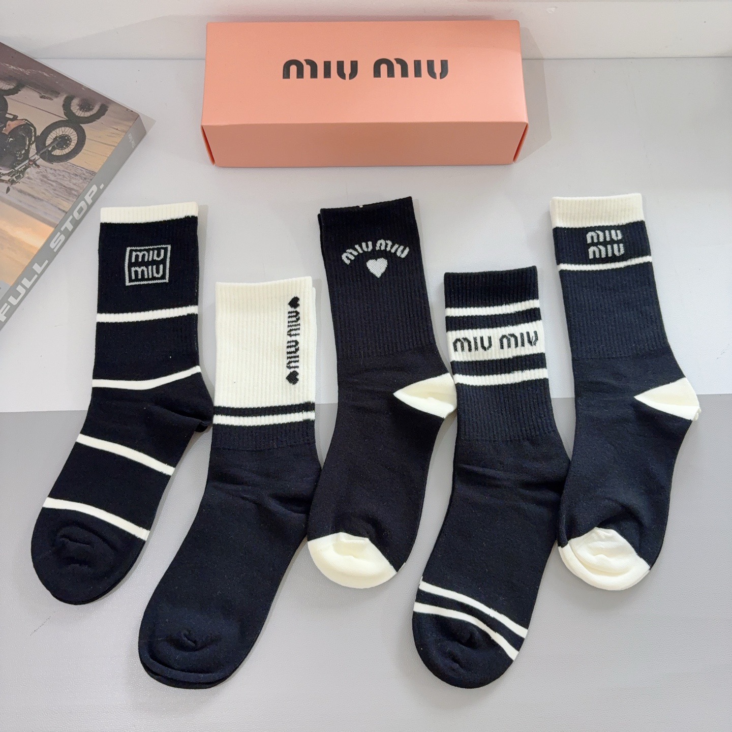 配包装【一盒5双】miumiu · 缪缪 高品质🔥新款网红长筒袜子❗️ins明星网红推荐❗️火爆至极🔥纯