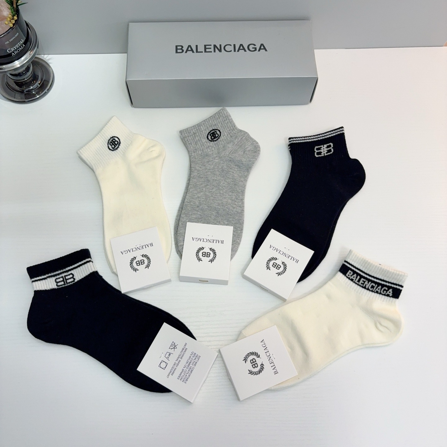 配包装（一盒5双） BALENCIAGA巴黎世家 新款纯棉短袜子 经典字母logo船袜，个性时尚百搭款，