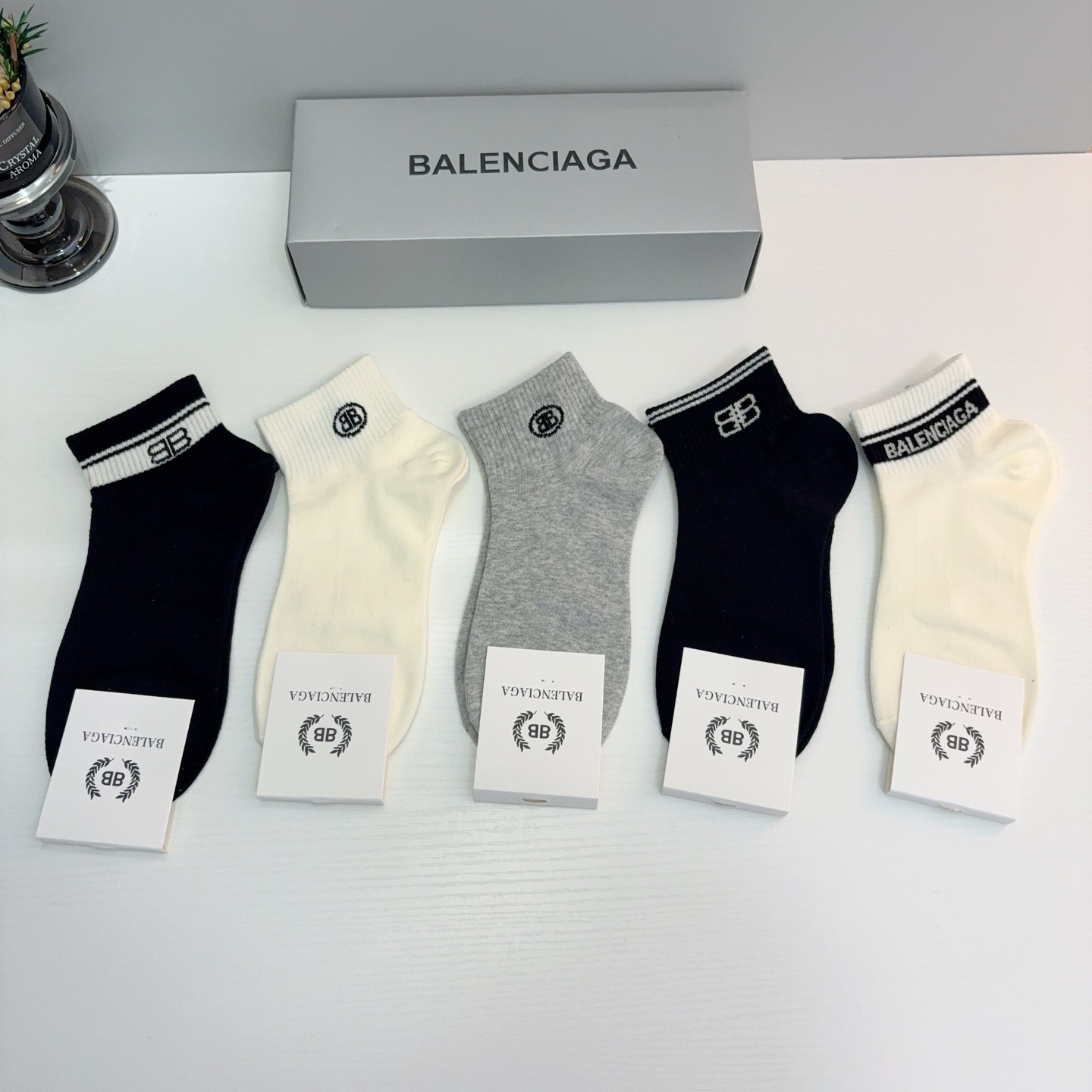配包装（一盒5双） BALENCIAGA巴黎世家 新款纯棉短袜子 经典字母logo船袜，个性时尚百搭款，