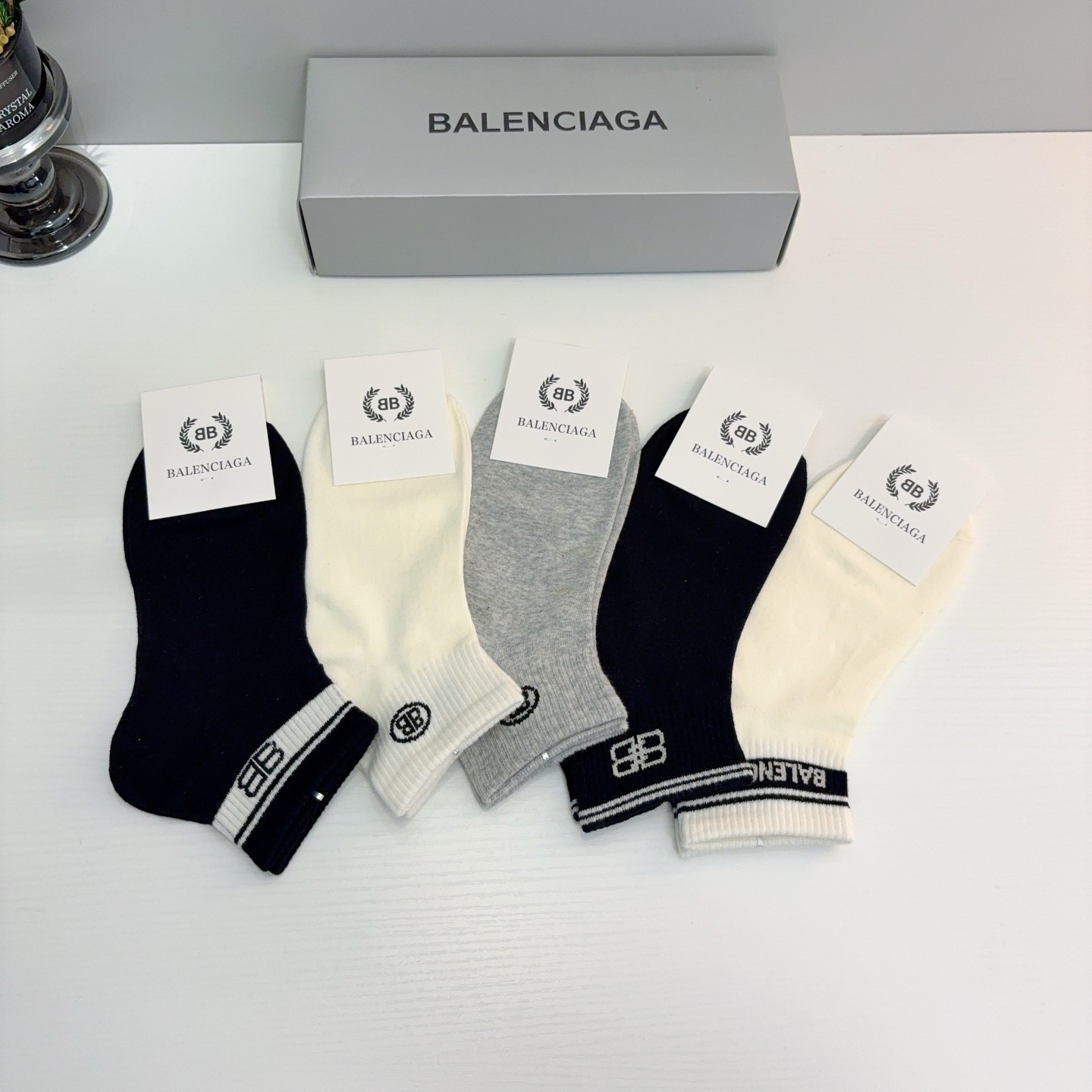 配包装（一盒5双） BALENCIAGA巴黎世家 新款纯棉短袜子 经典字母logo船袜，个性时尚百搭款，