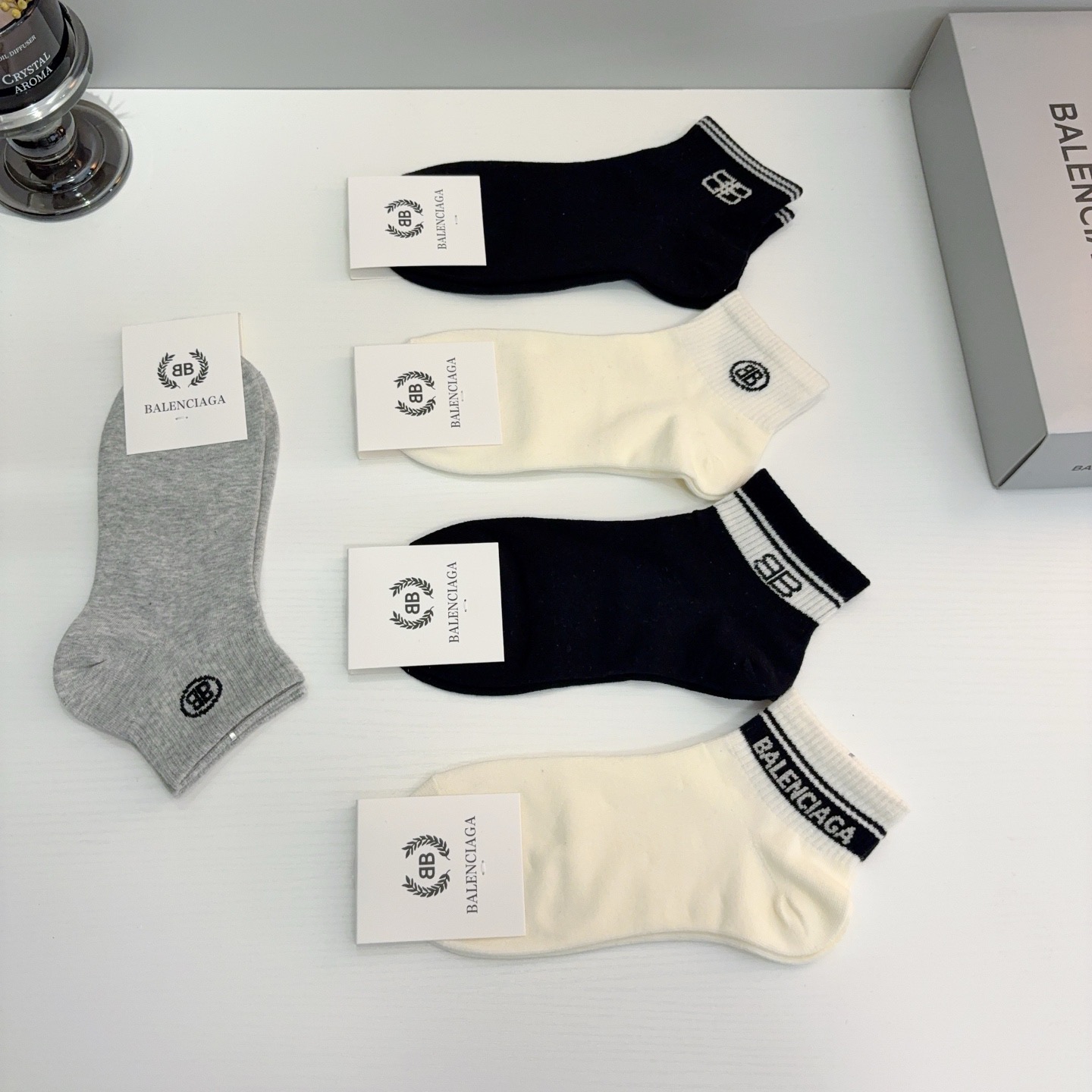 配包装（一盒5双） BALENCIAGA巴黎世家 新款纯棉短袜子 经典字母logo船袜，个性时尚百搭款，