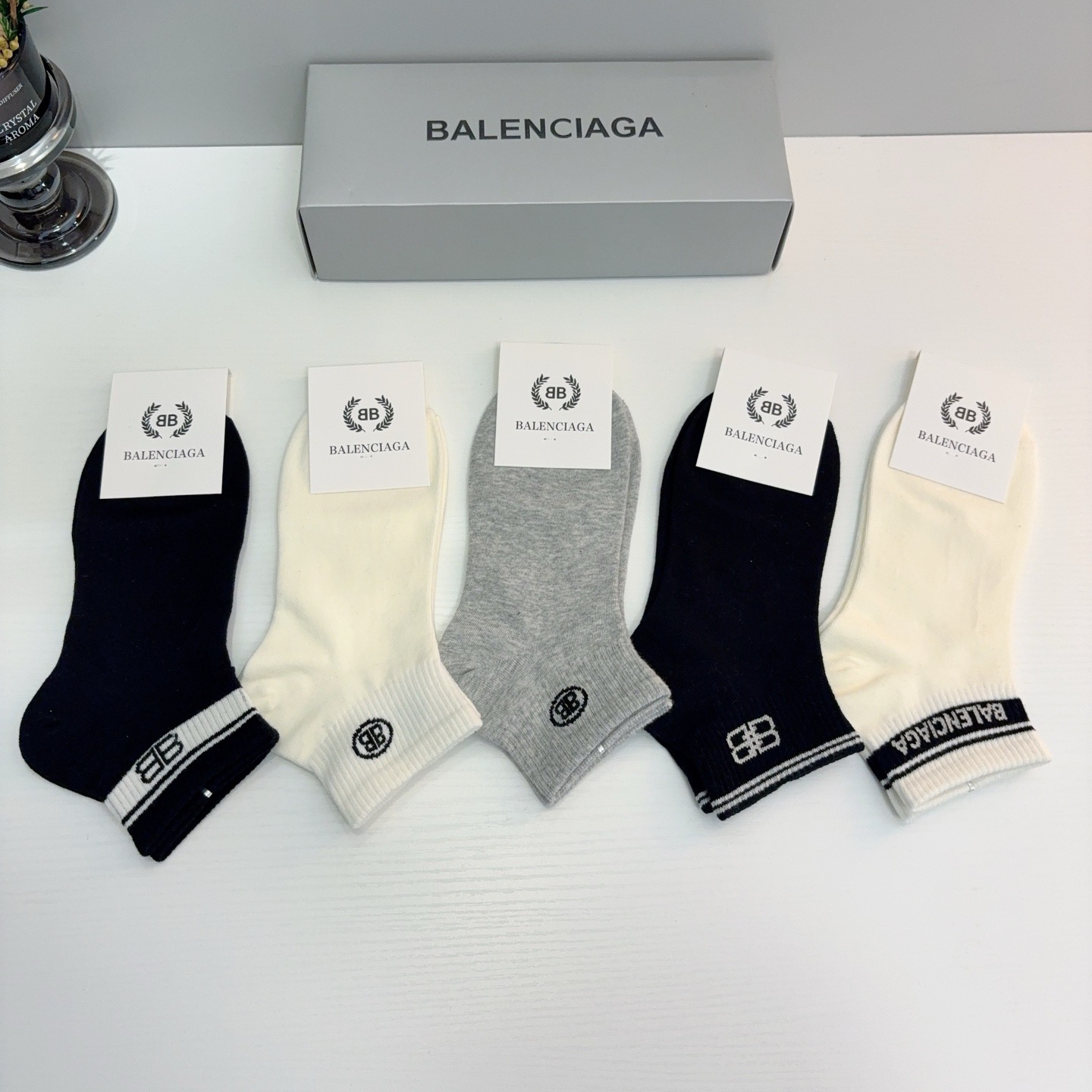 配包装（一盒5双） BALENCIAGA巴黎世家 新款纯棉短袜子 经典字母logo船袜，个性时尚百搭款，