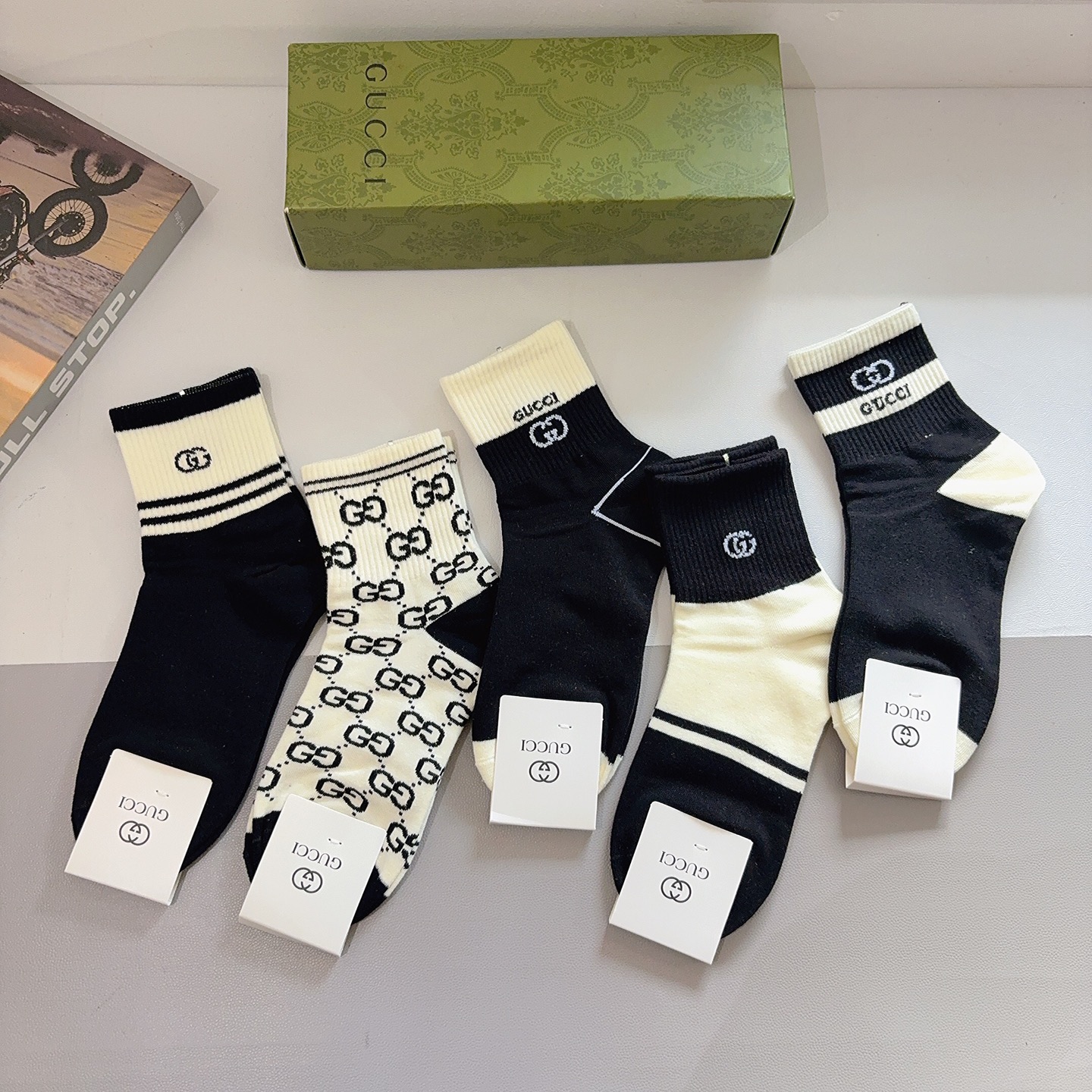 配包装（一盒5双）GUCCI 古奇 新款早秋中筒袜子！纯棉面料，经典图案，专柜同步中短筒袜子，大牌出街，