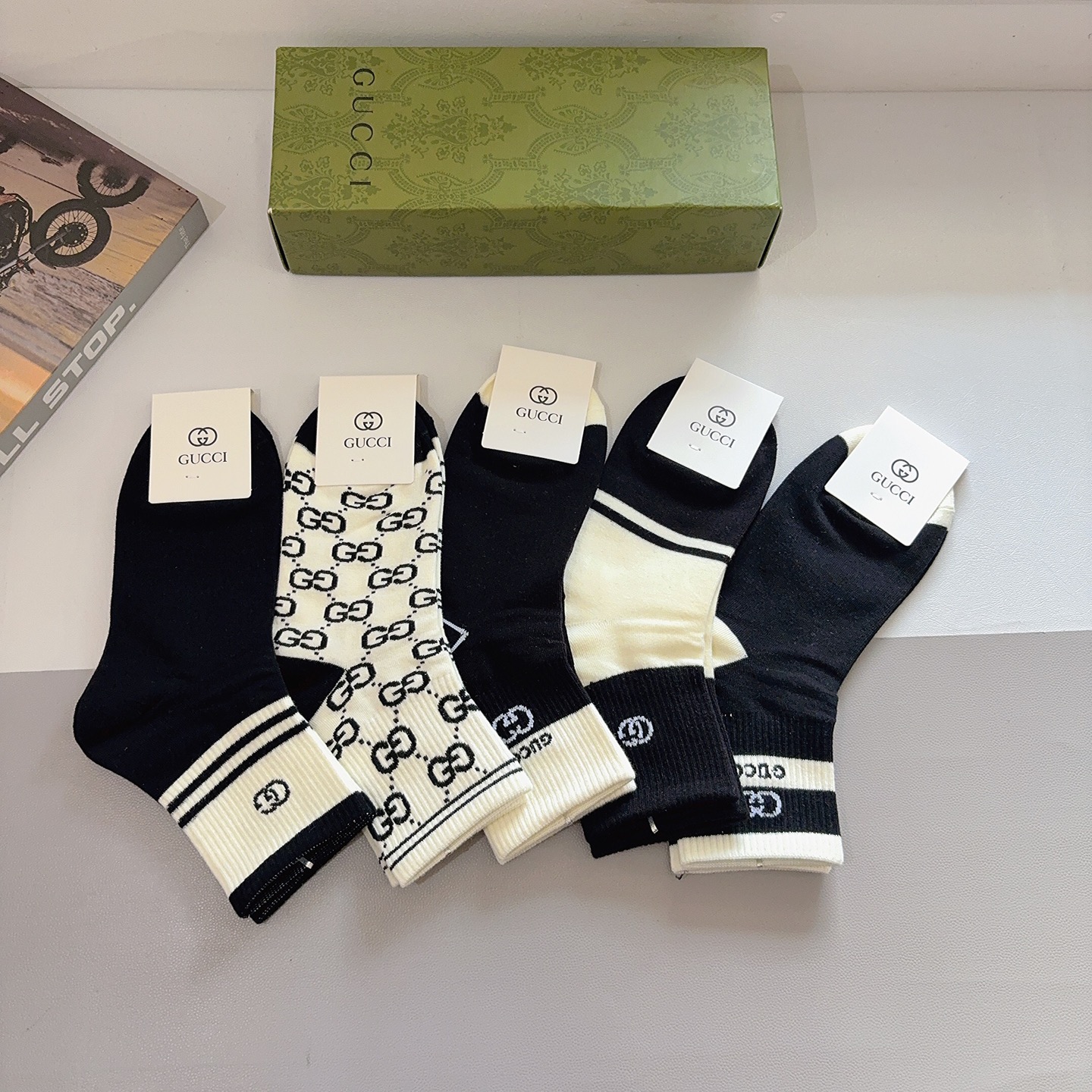 配包装（一盒5双）GUCCI 古奇 新款早秋中筒袜子！纯棉面料，经典图案，专柜同步中短筒袜子，大牌出街，