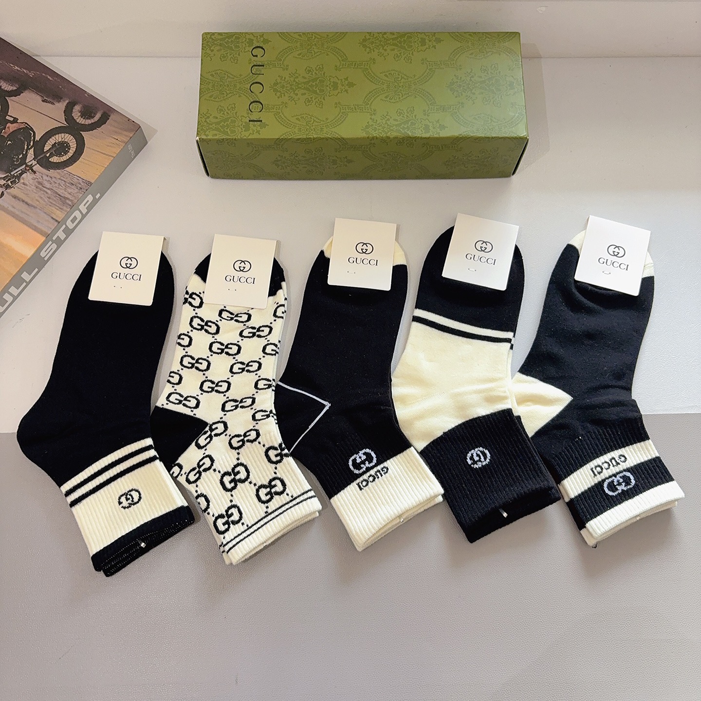 配包装（一盒5双）GUCCI 古奇 新款早秋中筒袜子！纯棉面料，经典图案，专柜同步中短筒袜子，大牌出街，