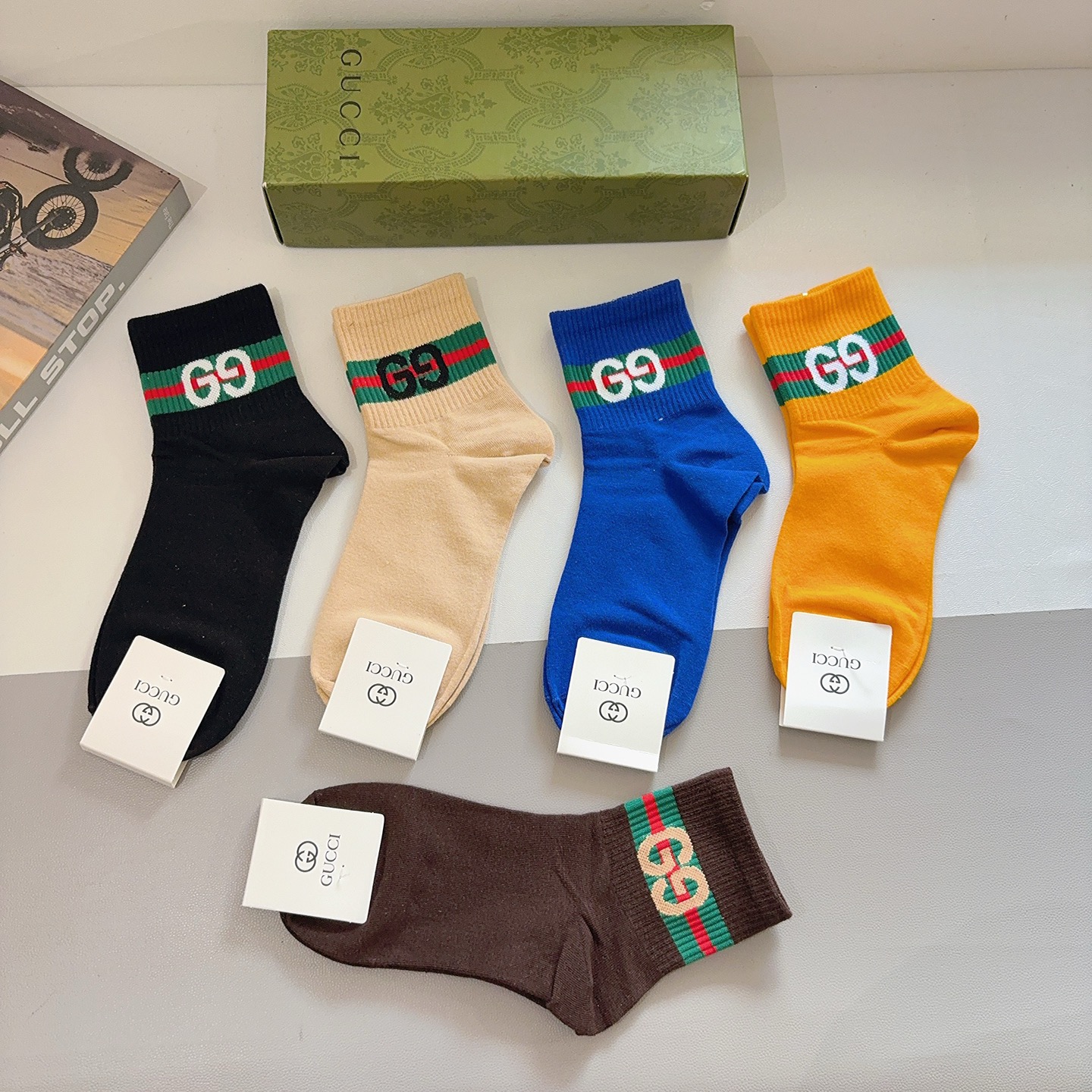 配包装（一盒5双）GUCCI 古奇 新款早秋中筒袜子！纯棉面料，经典图案，专柜同步中短筒袜子，大牌出街，