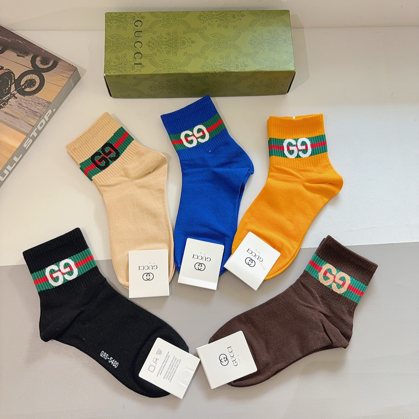 配包装（一盒5双）GUCCI 古奇 新款早秋中筒袜子！纯棉面料，经典图案，专柜同步中短筒袜子，大牌出街，