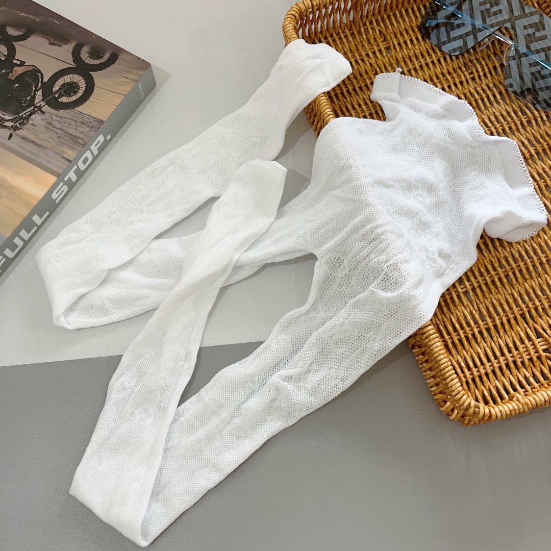 配包装（一盒1双）LV 路易威登 爆款字母网袜 连裤袜🌟好看到爆炸 ，欧美大牌丝袜🔥🌟潮人秋冬必备单品 