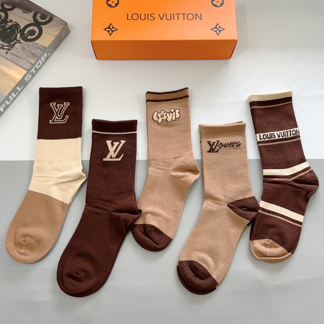 配包装（一盒5双） 🌟 LV 路易威登 超火爆小单品，纯棉面料，潮人必备 爆款，经典字母logo长筒袜，