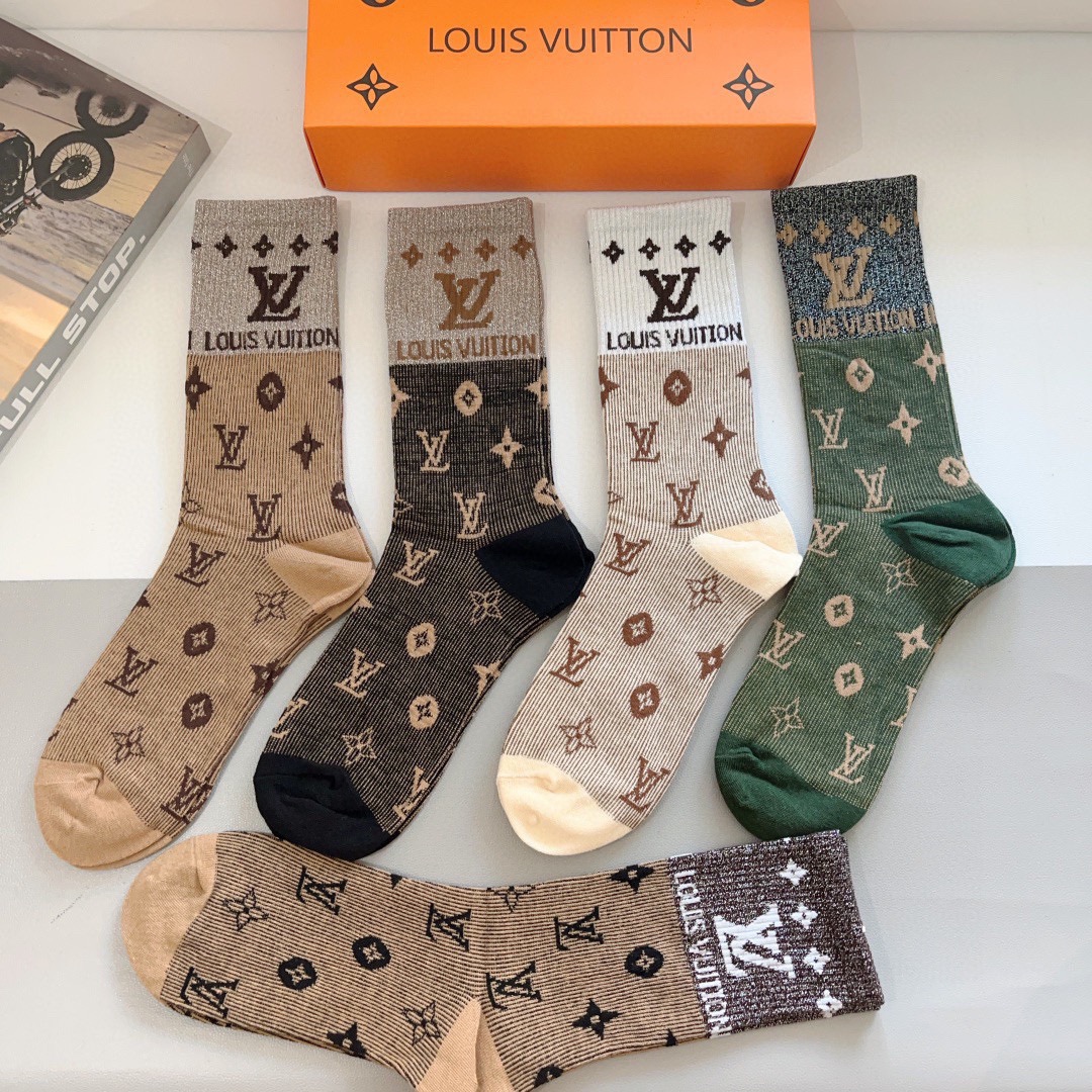 配包装（一盒5双） 🌟 LV 路易威登 超火长筒袜子，潮人必备 爆款，经典字母logo长筒袜，个性时尚百
