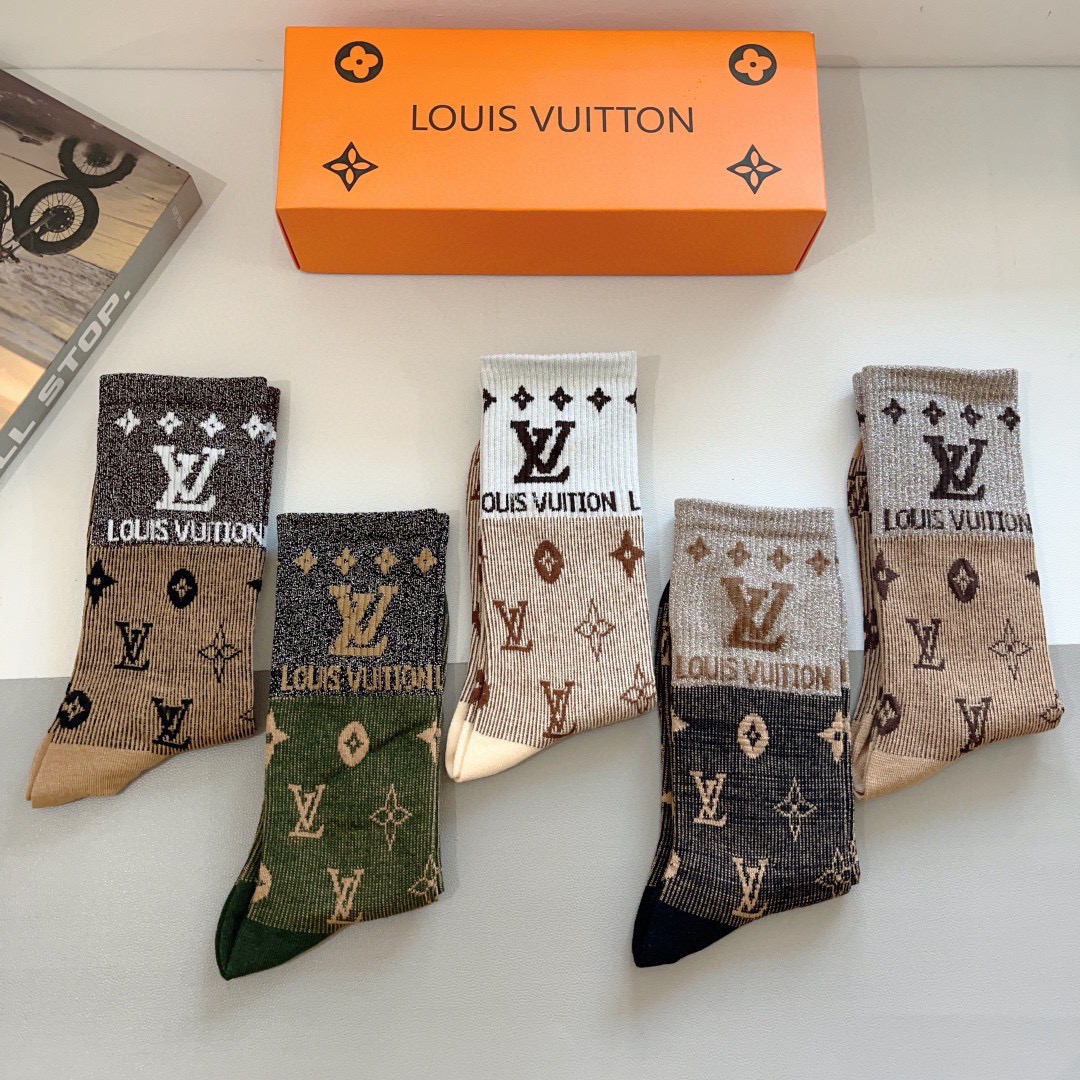 配包装（一盒5双） 🌟 LV 路易威登 超火长筒袜子，潮人必备 爆款，经典字母logo长筒袜，个性时尚百