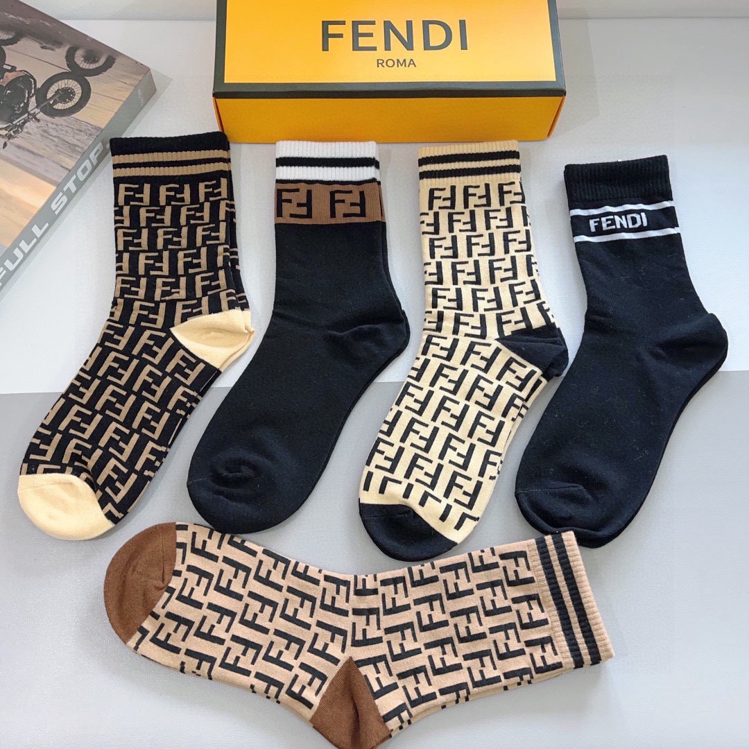 配包装【一盒5双】 FENDI（芬迪）专柜新款女款高端长筒袜子❗专柜同步上新，超柔软舒适，专柜爆款双F系
