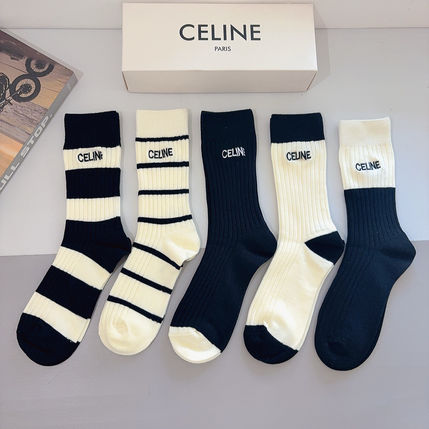 配包装【一盒5双】CELINE （赛琳）高版双针刺绣长筒小腿袜🔥潮人必不可少的时尚专柜代购长筒袜子 ，超