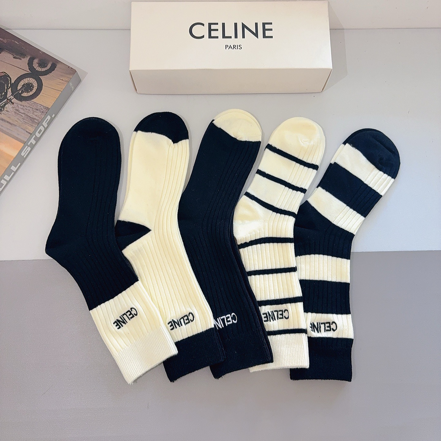 配包装【一盒5双】CELINE （赛琳）高版双针刺绣长筒小腿袜🔥潮人必不可少的时尚专柜代购长筒袜子 ，超