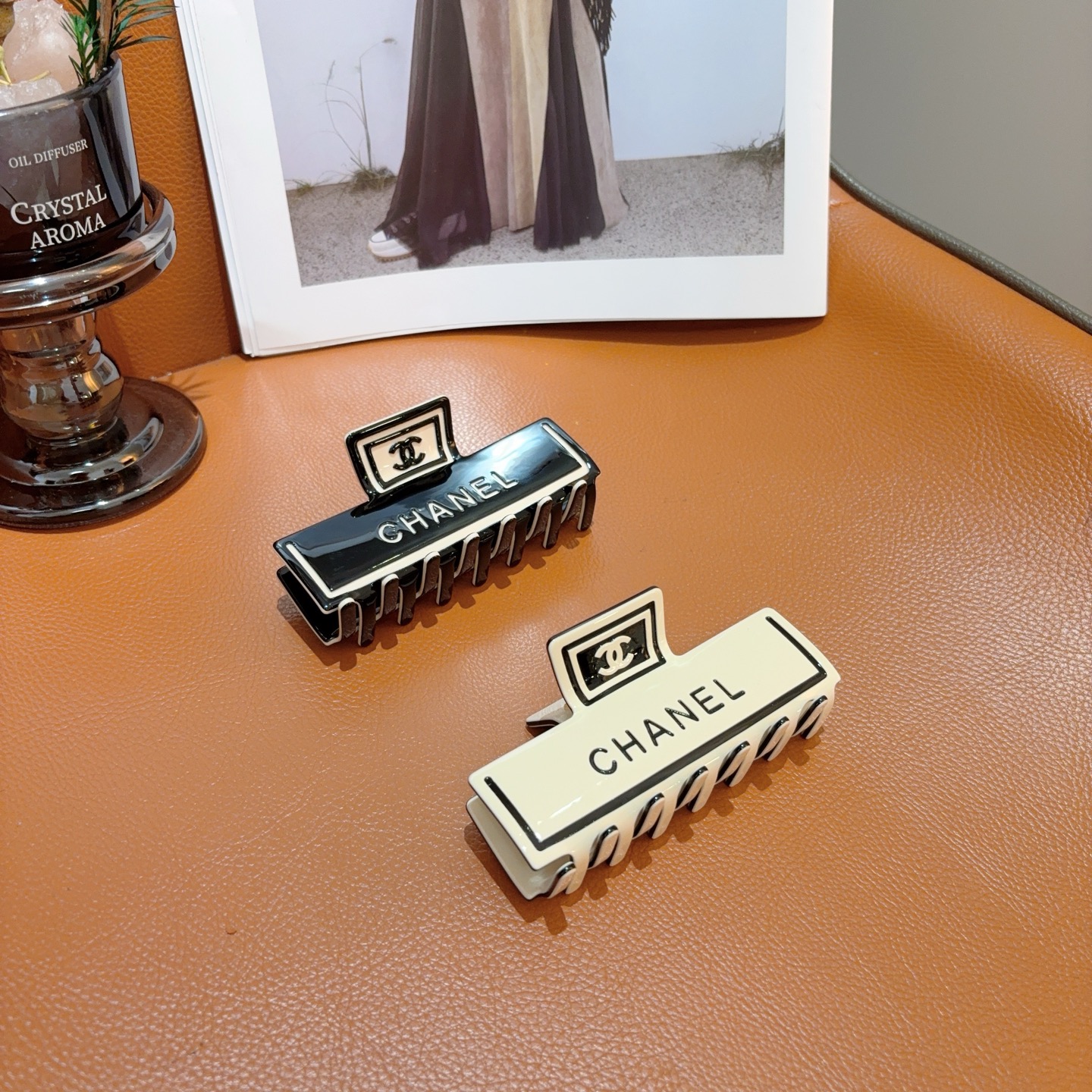 NO:941820,Comes with packaging CHANEL (Chanel) new high version acetic acid gripper clip, duckbill clip hair clip, classic letter logo spring clip, super exquisite, will be popular if you reprint it!  Counter-shipped hairpins, hair clips, chanel, chanel, hairpins19860909配包装 CHANEL（香奈儿） 新款高版本醋酸抓夹 鸭嘴夹发夹,经典字母logo弹簧夹, 超精致,转图必爆哈！专柜出货发夹,发夹,chanel,chanel,hairpins,accessory