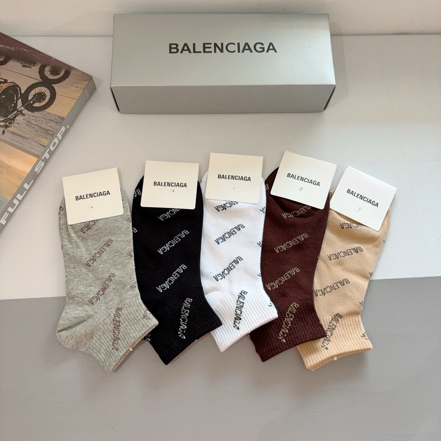 配包装【一盒5双】BALENCIAGA 巴黎世家 新款短筒袜子🔥潮人必不可少的时尚专柜代购袜子 ，超级时
