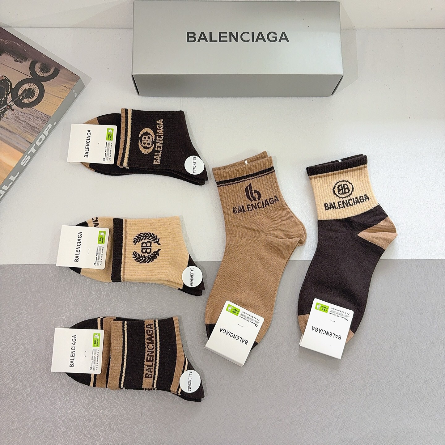 配包装【一盒5双】BALENCIAGA 巴黎世家 新款中筒袜子🔥潮人必不可少的时尚专柜代购袜子 ，超级时