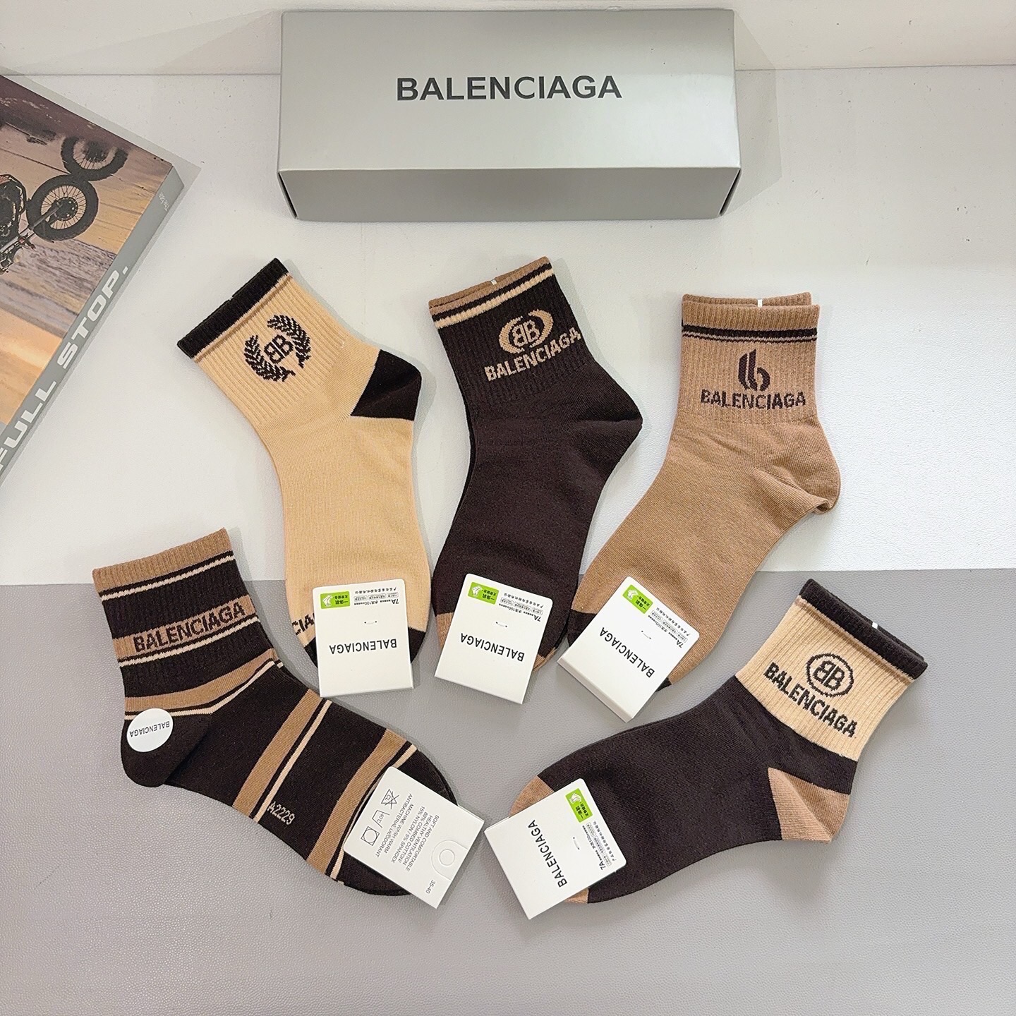 配包装【一盒5双】BALENCIAGA 巴黎世家 新款中筒袜子🔥潮人必不可少的时尚专柜代购袜子 ，超级时