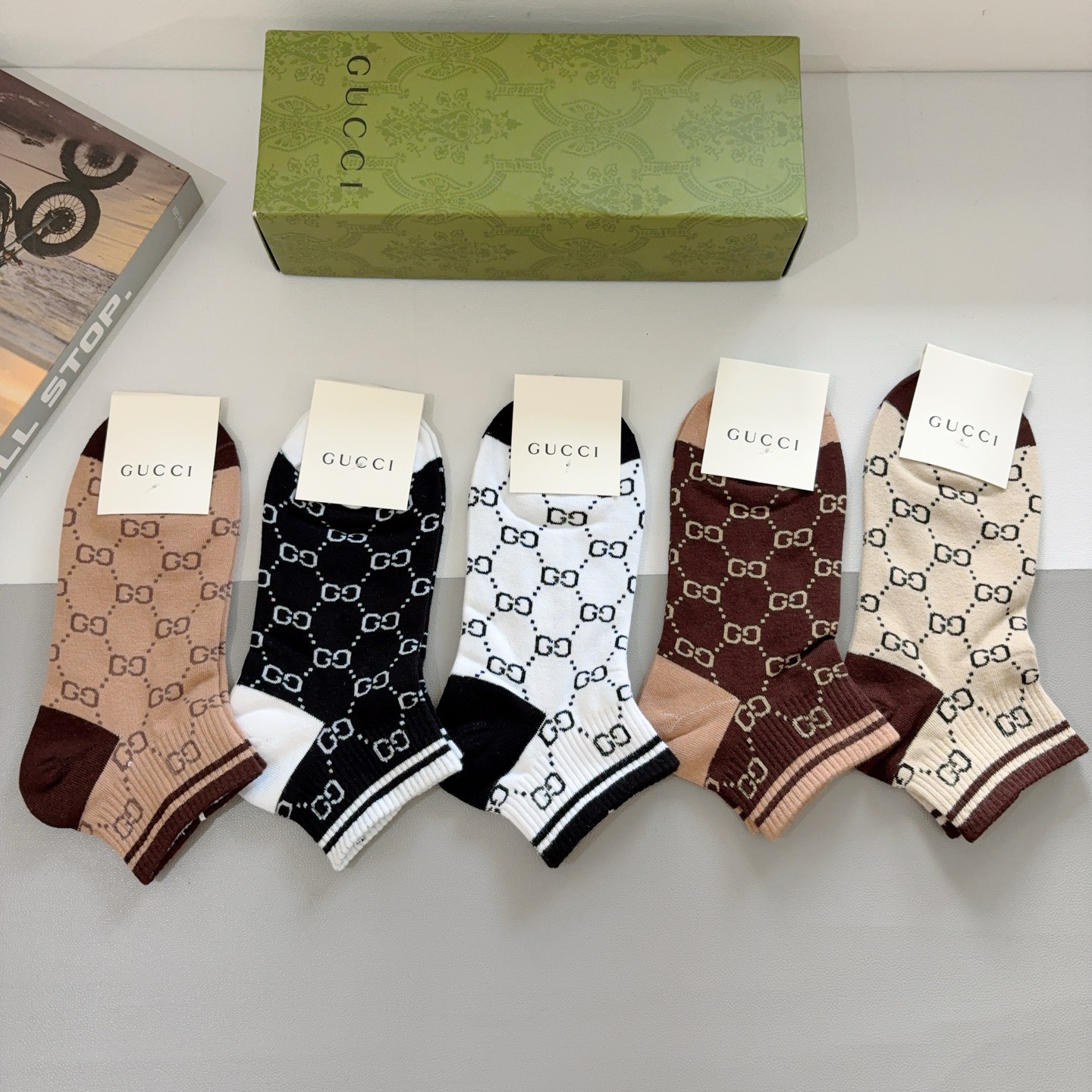 配包装（一盒5双）GUCCI 古奇 新款短款袜子！，经典GG字母、专柜同步船袜 💛大牌出街，潮人必备🔥超