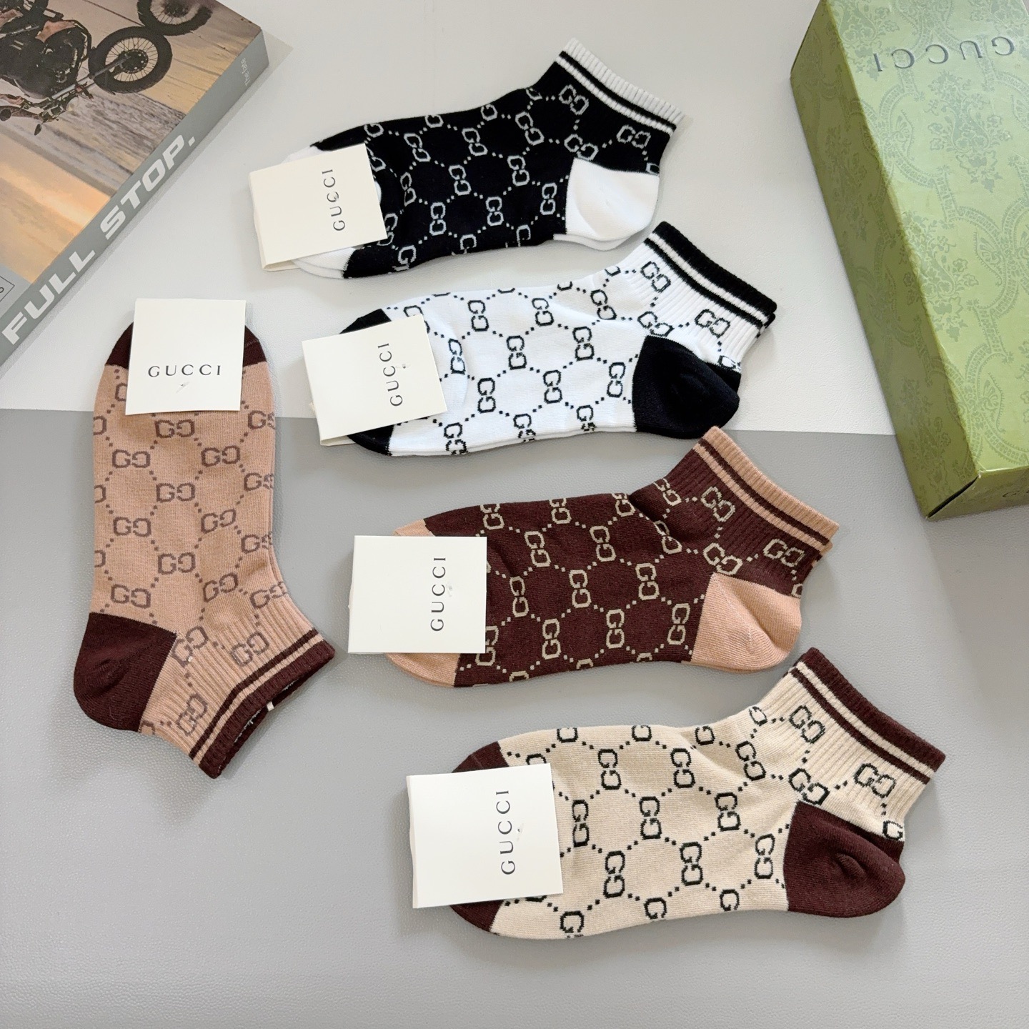 配包装（一盒5双）GUCCI 古奇 新款短款袜子！，经典GG字母、专柜同步船袜 💛大牌出街，潮人必备🔥超