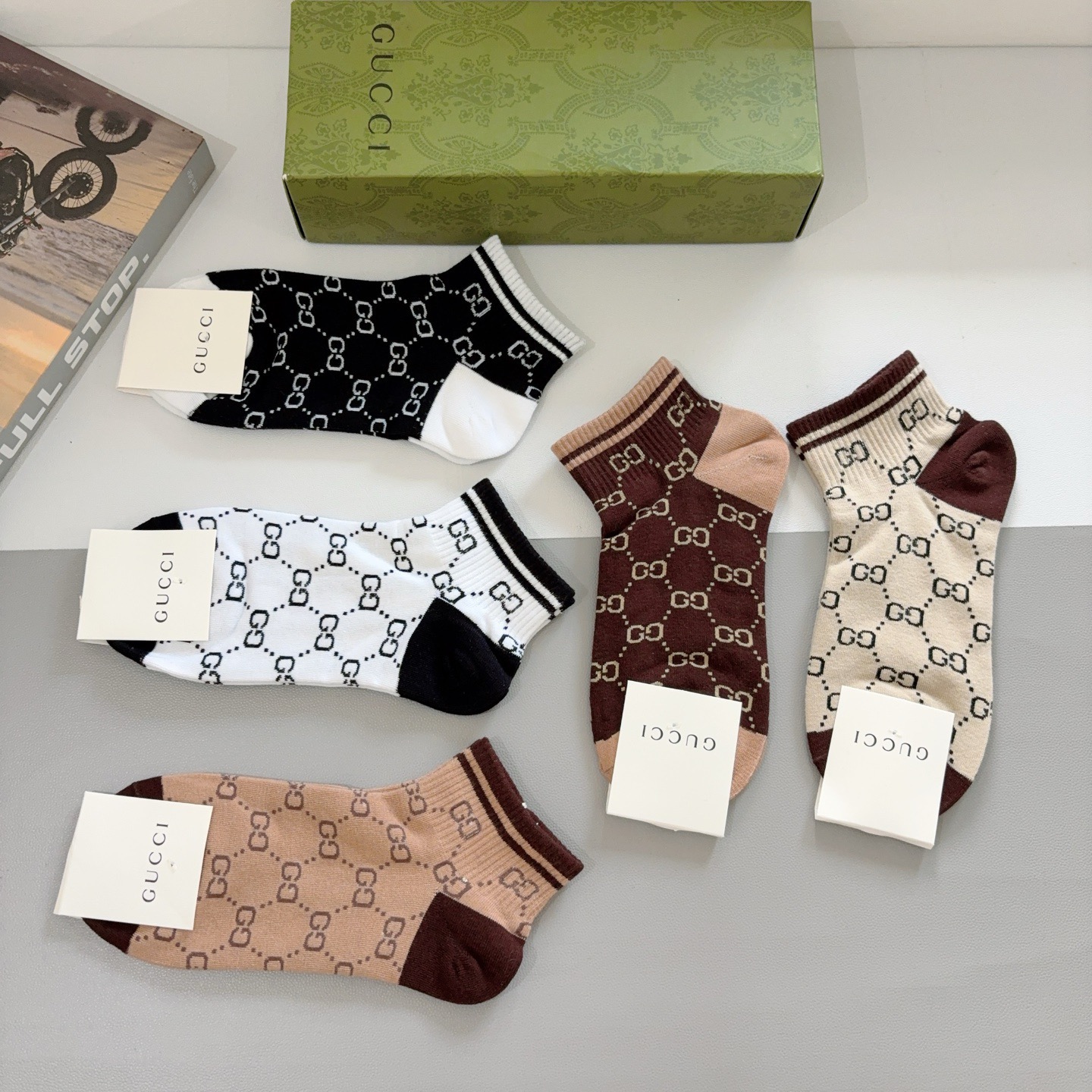 配包装（一盒5双）GUCCI 古奇 新款短款袜子！，经典GG字母、专柜同步船袜 💛大牌出街，潮人必备🔥超