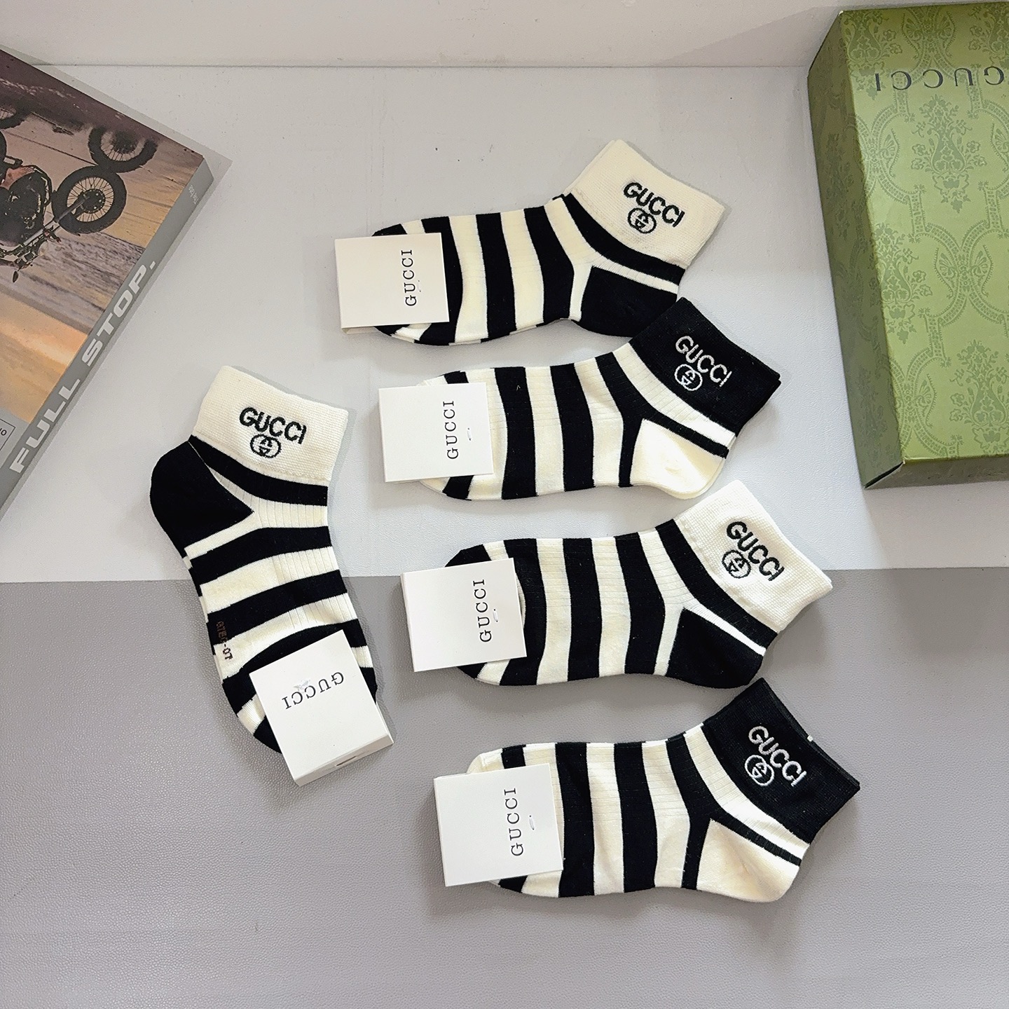 配包装（一盒5双） Gucci 古奇新款刺绣纯棉袜子 经典字母logo船袜，个性时尚百搭款，！超柔软材质