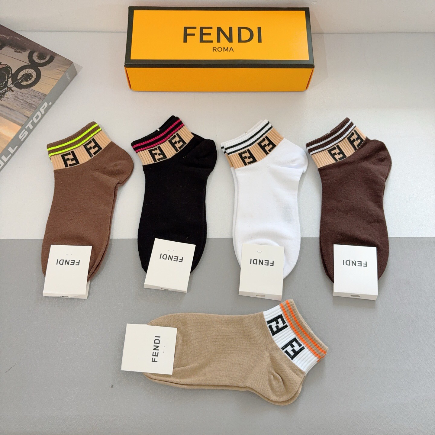 配包装（一盒5双）FENDI 芬迪 经典双Ｆ字母短筒袜子、纯棉面料， 专柜同款 💓实用好穿 柔软透气，时