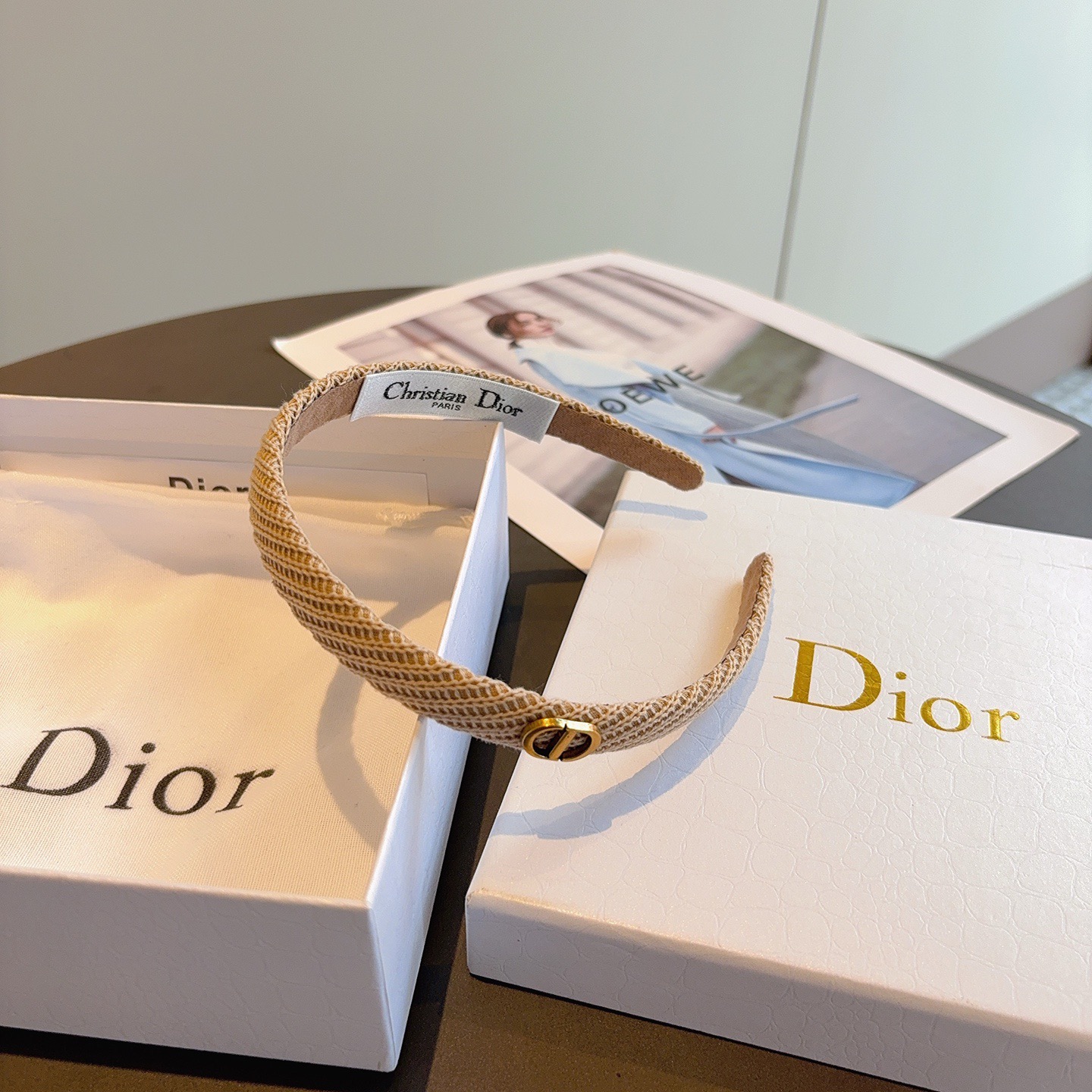 配包装Dior（迪奥）针织毛线新品小清新字母发箍，佩戴舒适无压力，造型搭配必备！时尚外出百搭款发饰！