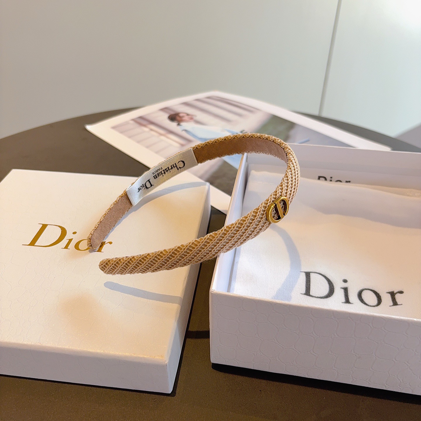 配包装Dior（迪奥）针织毛线新品小清新字母发箍，佩戴舒适无压力，造型搭配必备！时尚外出百搭款发饰！