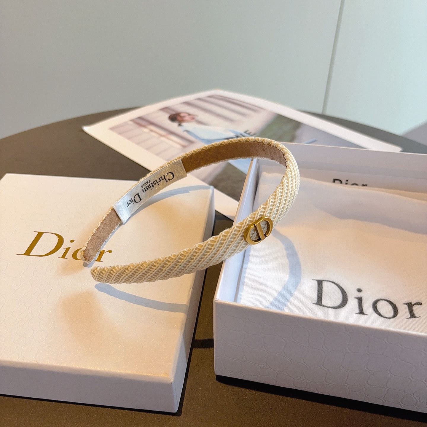 配包装Dior（迪奥）针织毛线新品小清新字母发箍，佩戴舒适无压力，造型搭配必备！时尚外出百搭款发饰！