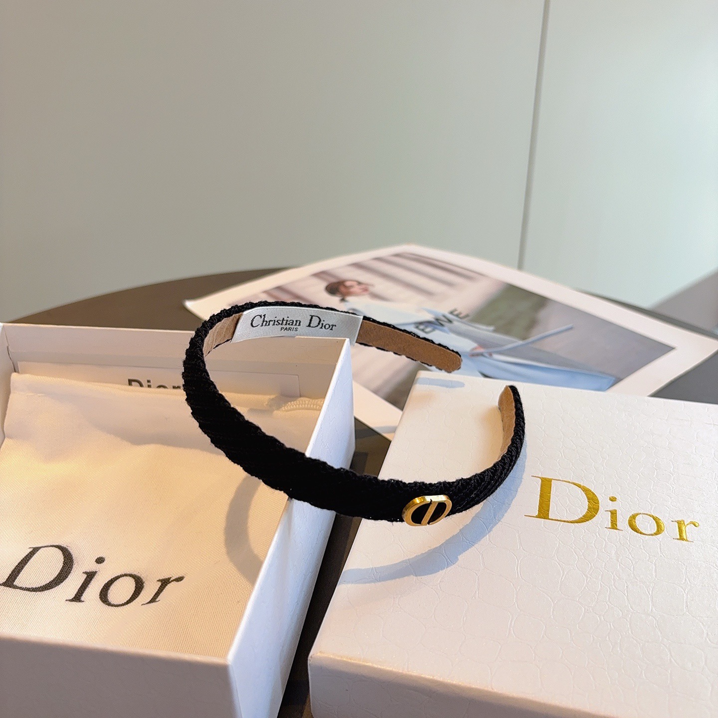 配包装Dior（迪奥）针织毛线新品小清新字母发箍，佩戴舒适无压力，造型搭配必备！时尚外出百搭款发饰！