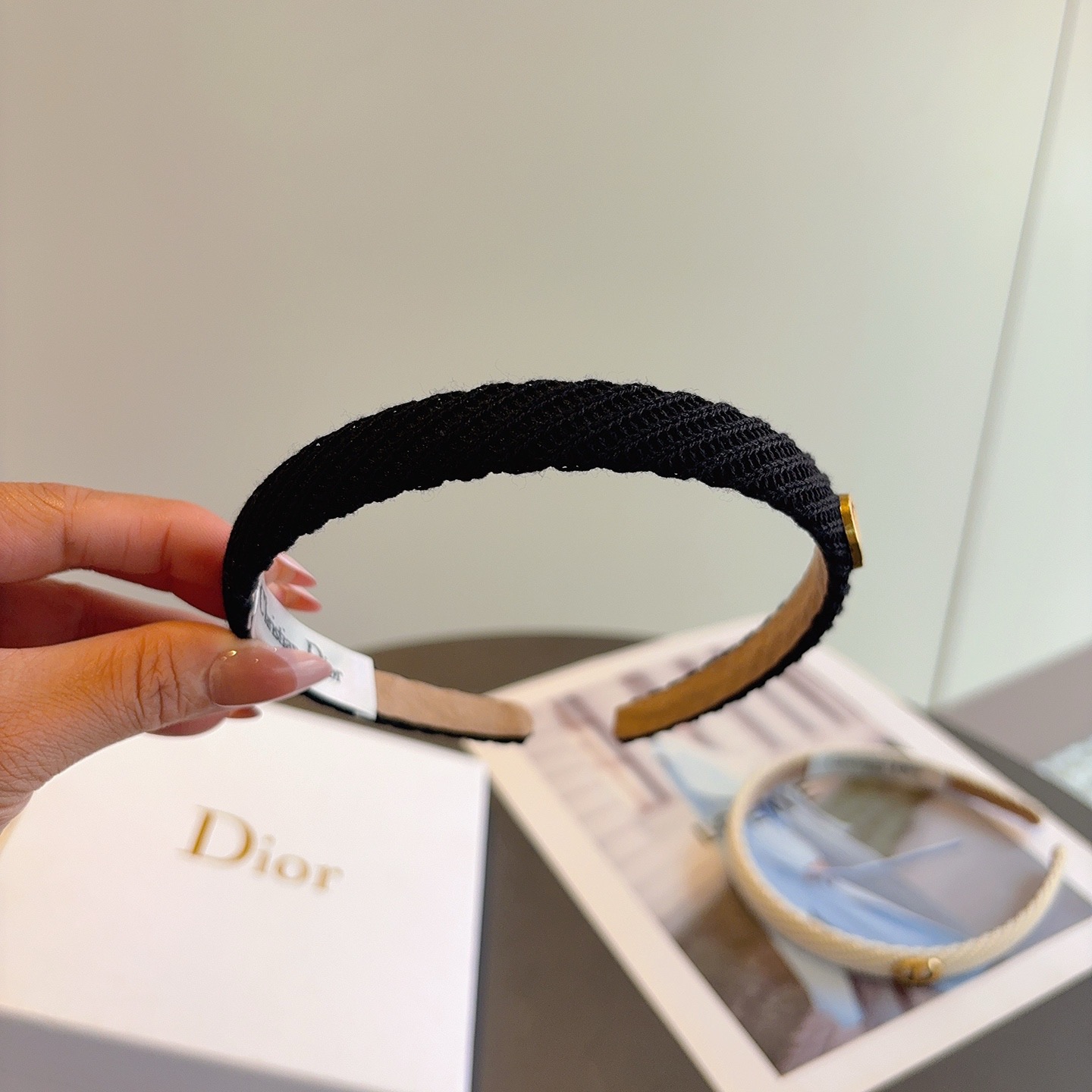 配包装Dior（迪奥）针织毛线新品小清新字母发箍，佩戴舒适无压力，造型搭配必备！时尚外出百搭款发饰！