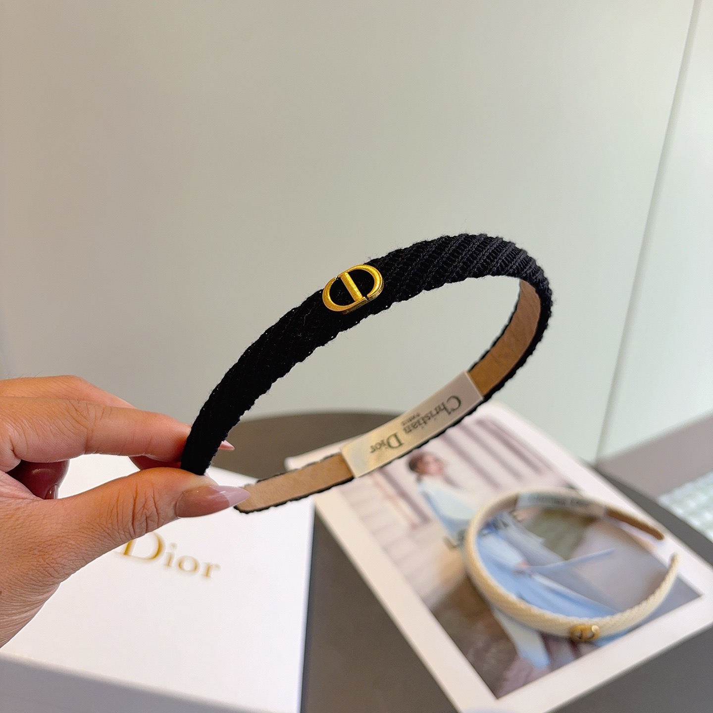 配包装Dior（迪奥）针织毛线新品小清新字母发箍，佩戴舒适无压力，造型搭配必备！时尚外出百搭款发饰！
