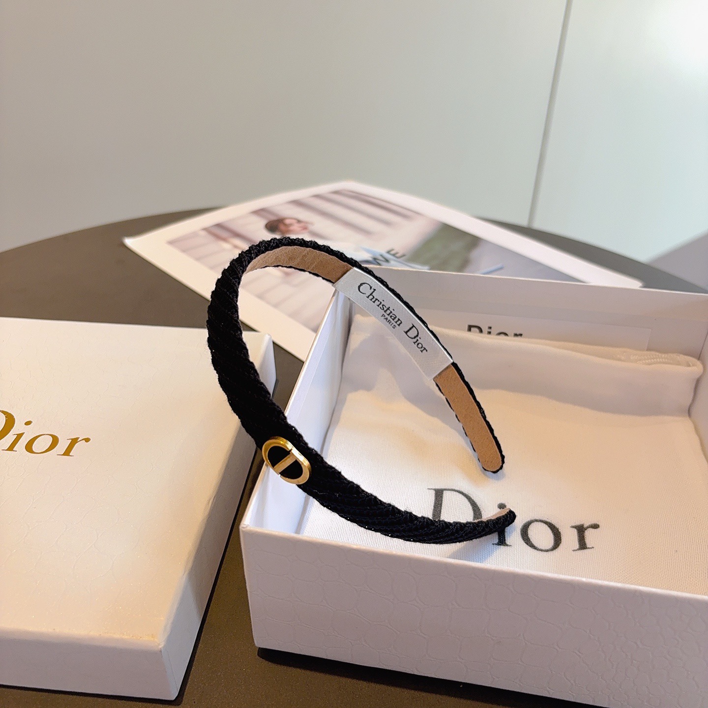 配包装Dior（迪奥）针织毛线新品小清新字母发箍，佩戴舒适无压力，造型搭配必备！时尚外出百搭款发饰！