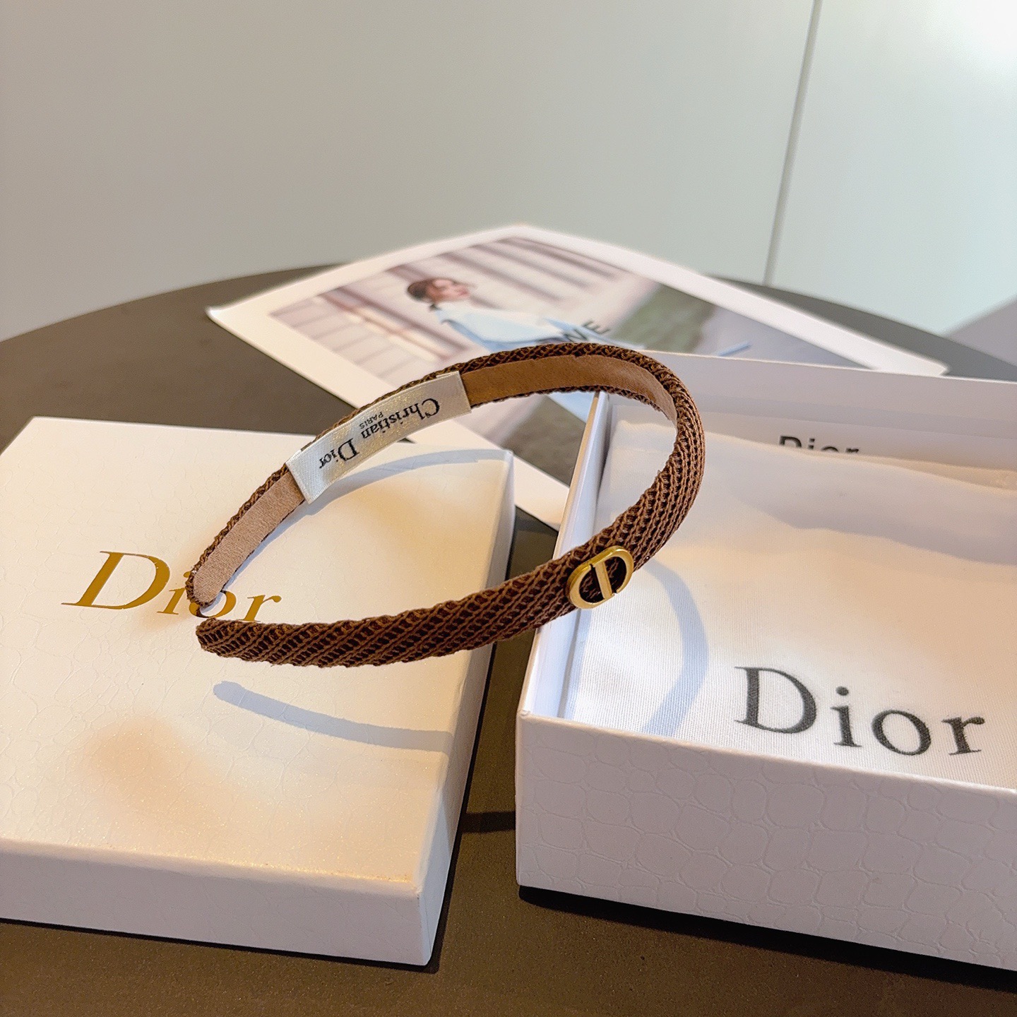 配包装Dior（迪奥）针织毛线新品小清新字母发箍，佩戴舒适无压力，造型搭配必备！时尚外出百搭款发饰！