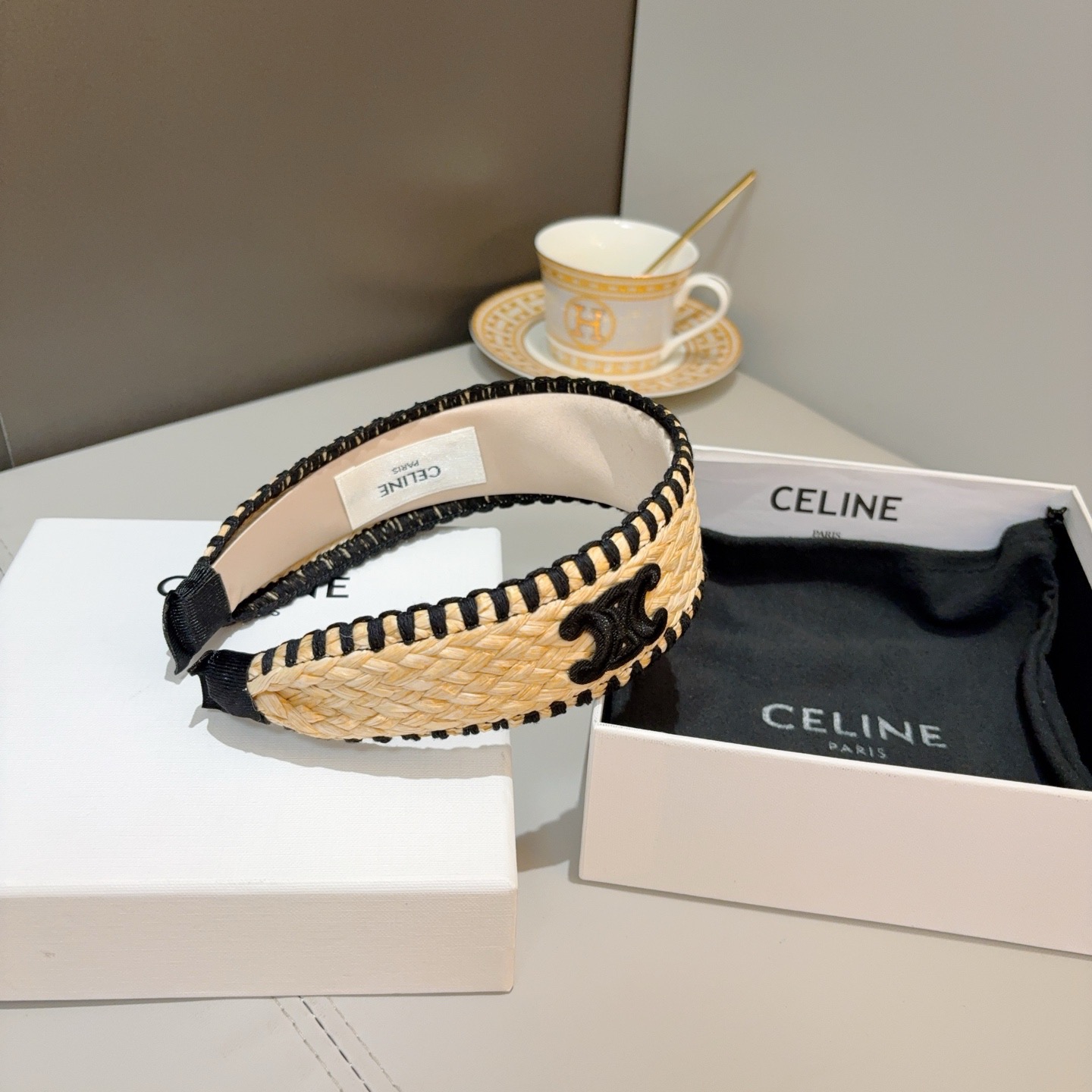 配包装CELINE（赛琳）网红新款纸草材质发箍，佩戴舒适无压力，造型搭配必备头饰！非常时尚百搭！女神必备