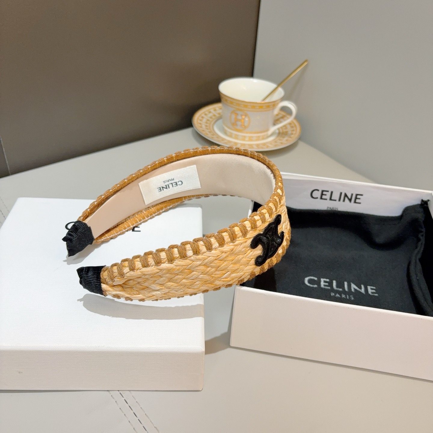 配包装CELINE（赛琳）网红新款纸草材质发箍，佩戴舒适无压力，造型搭配必备头饰！非常时尚百搭！女神必备