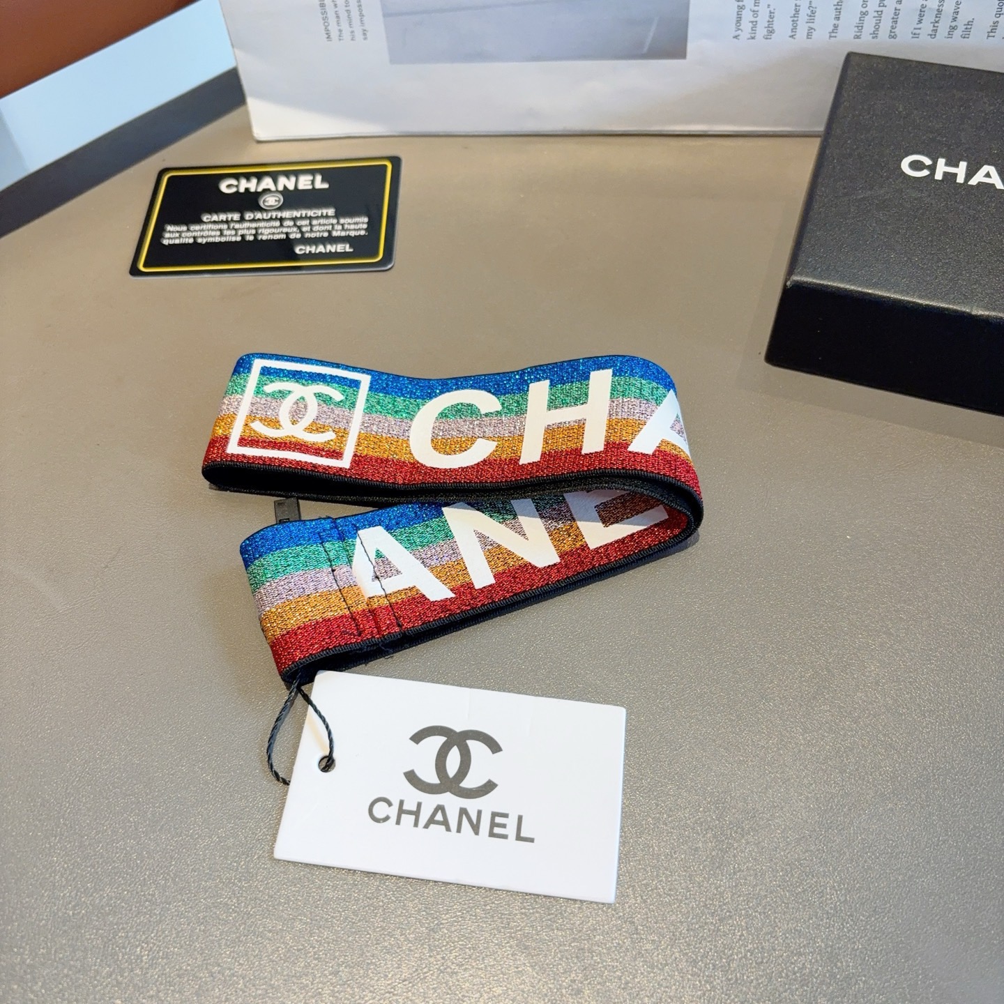 配包装CHANEL （香奈儿）网红潮款字母头巾 高档韩版皮筋，经典花型设计， 高端大气，名媛范儿，