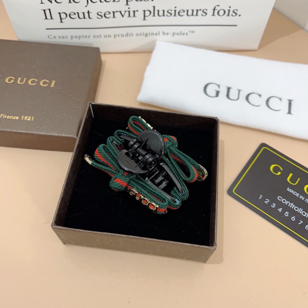 配包装 单个Gucci （古奇） 专柜新款发夹，经典甜美公主风 大牌高级感抓夹。超精致，网红爆款！